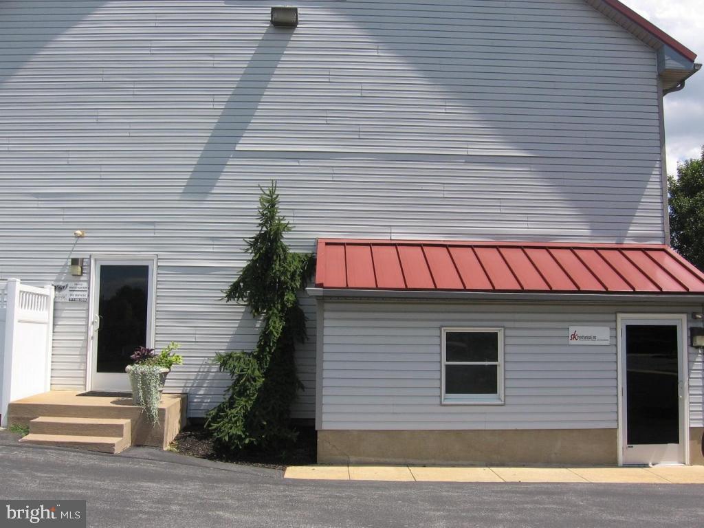 EPHRATA - Commercial Lease