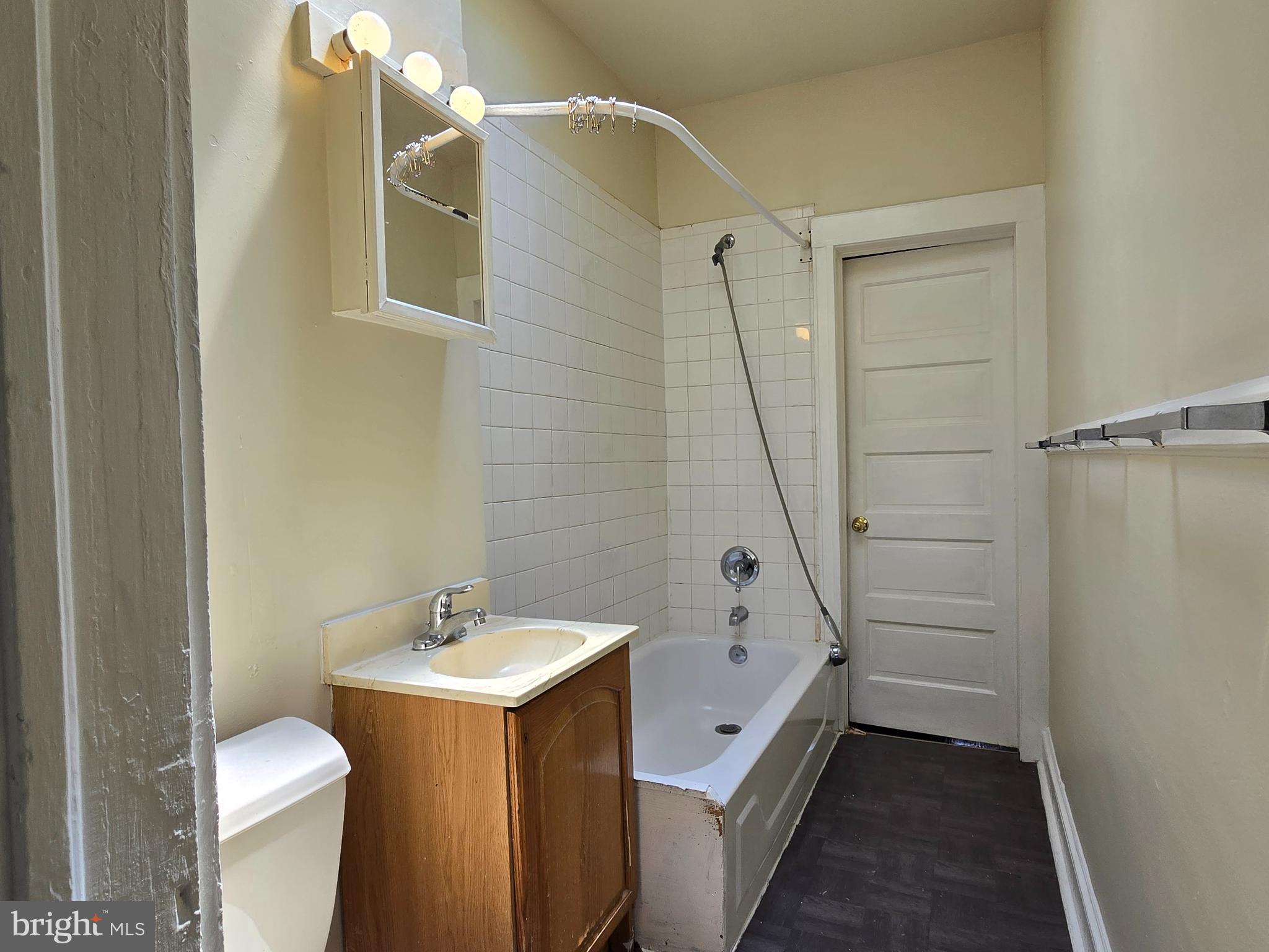 COLD SPRING NEWTOWN - Residential