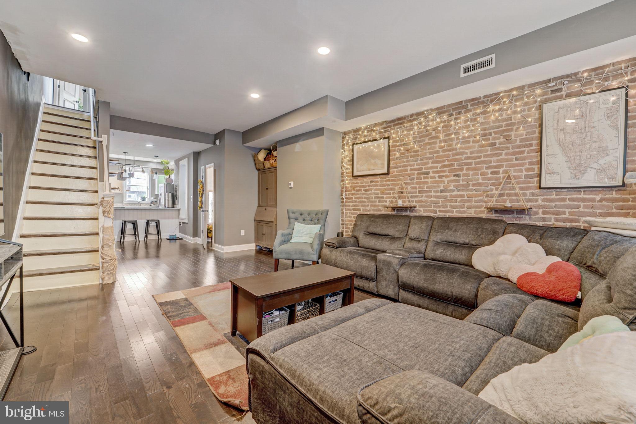 CHARLES VILLAGE - Residential