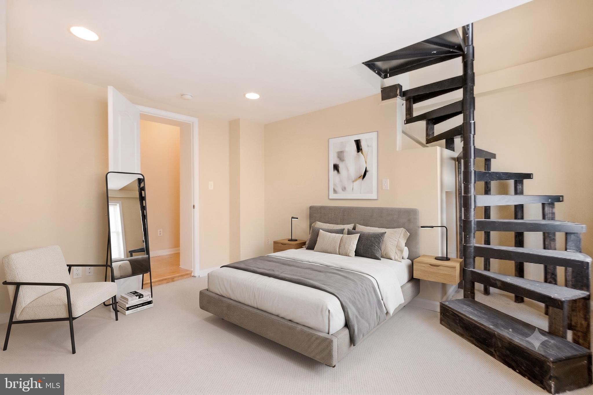 HOLLINS MARKET - Residential