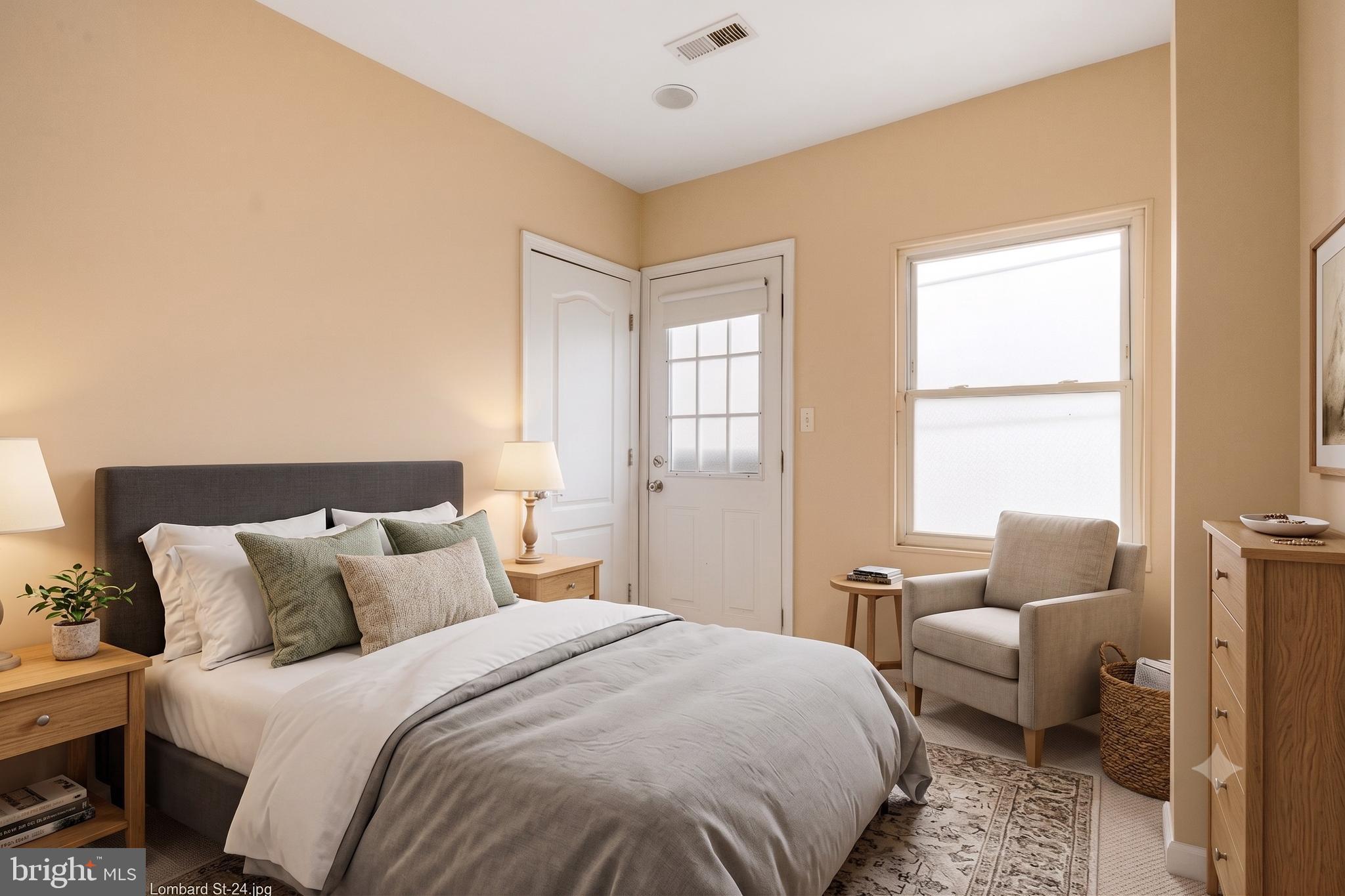 HOLLINS MARKET - Residential