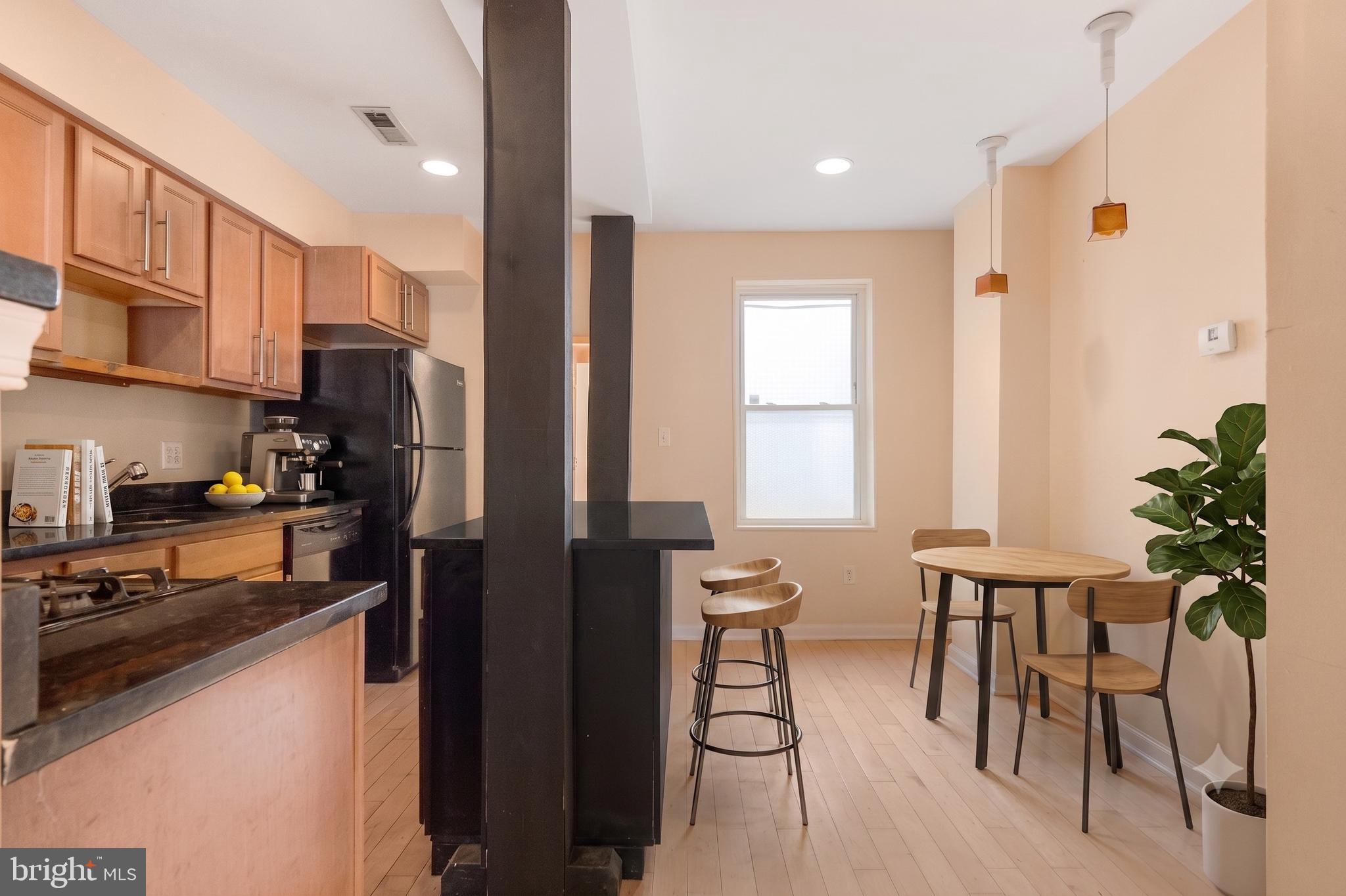 HOLLINS MARKET - Residential