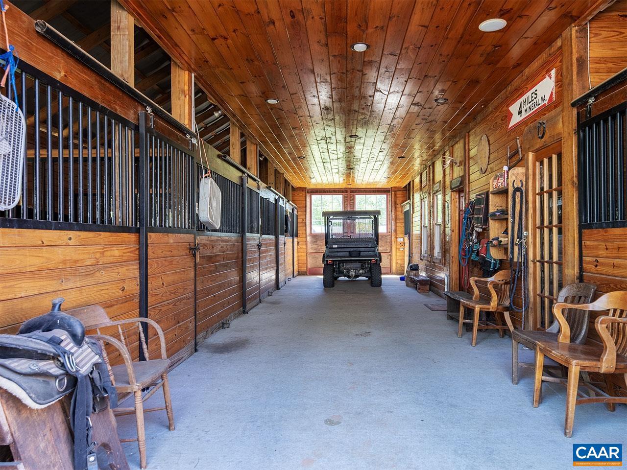 UNKNOWN - Farm