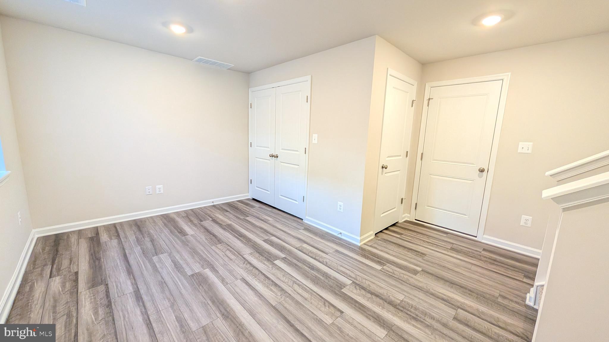 RED CLOVER MEADOWS - Residential Lease