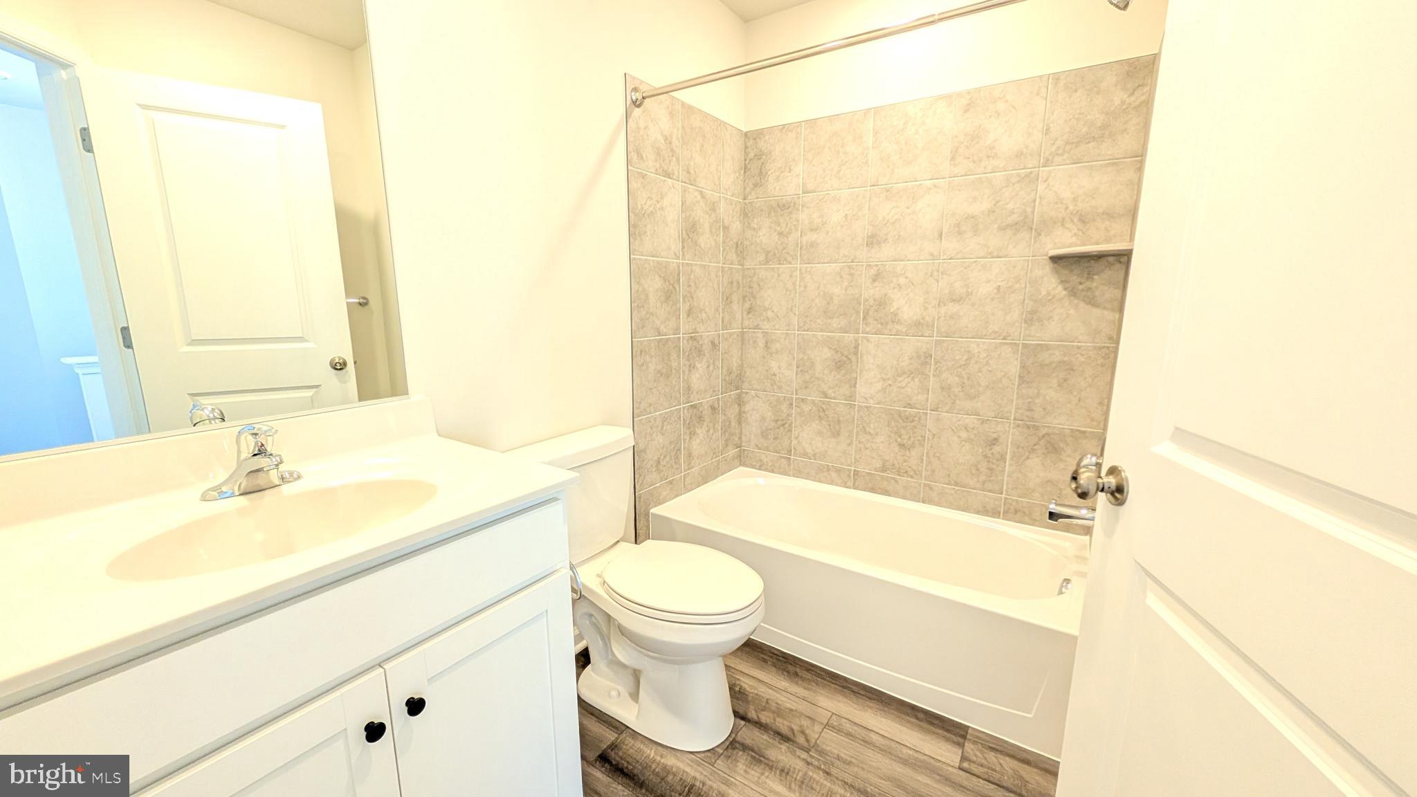 RED CLOVER MEADOWS - Residential Lease