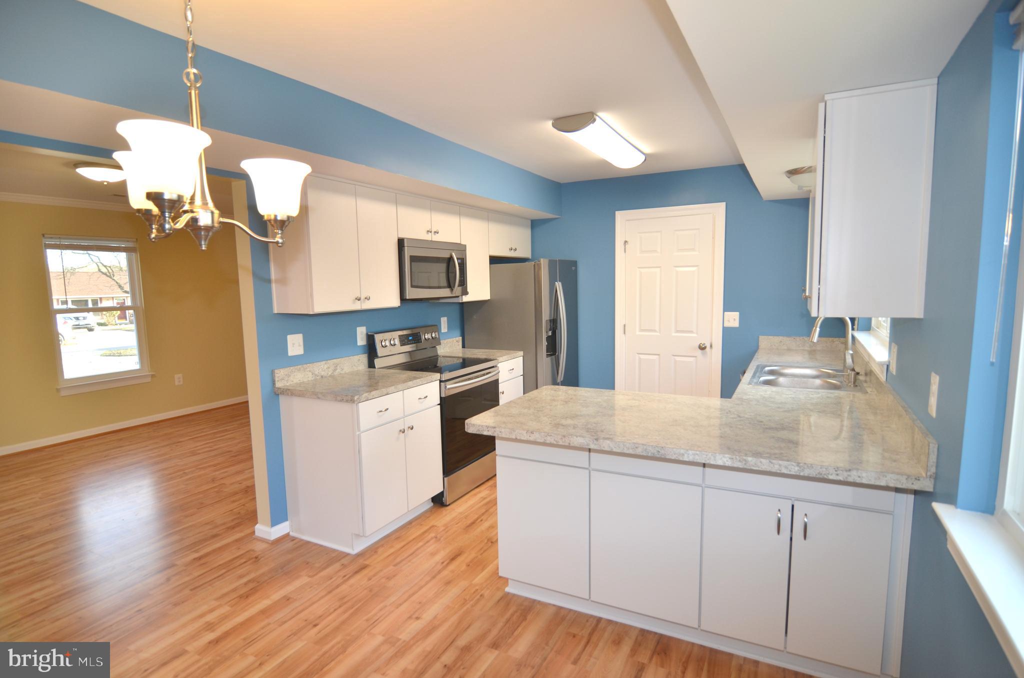 RAMBLING HILLS - Residential Lease