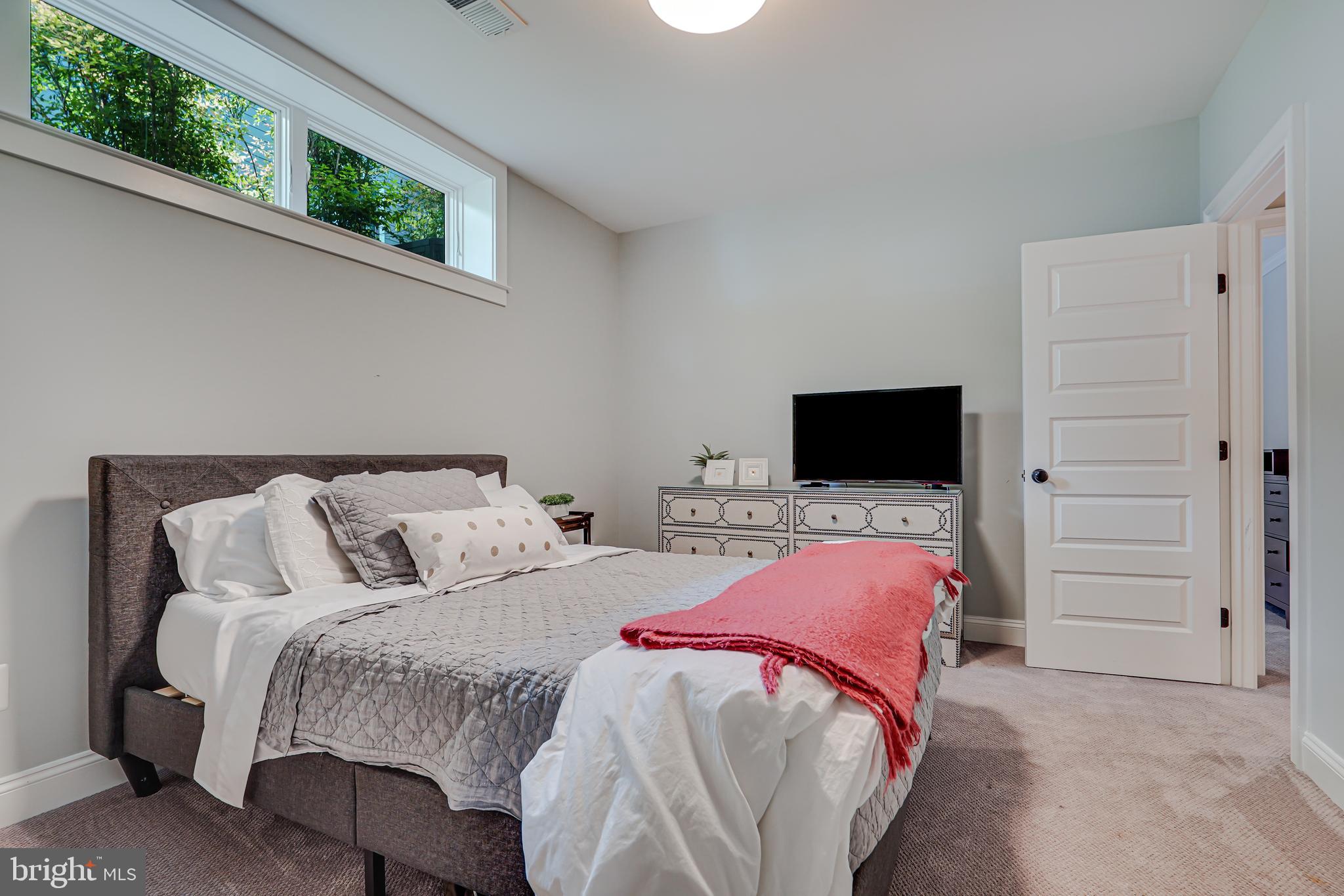 CHURCHILL - Residential