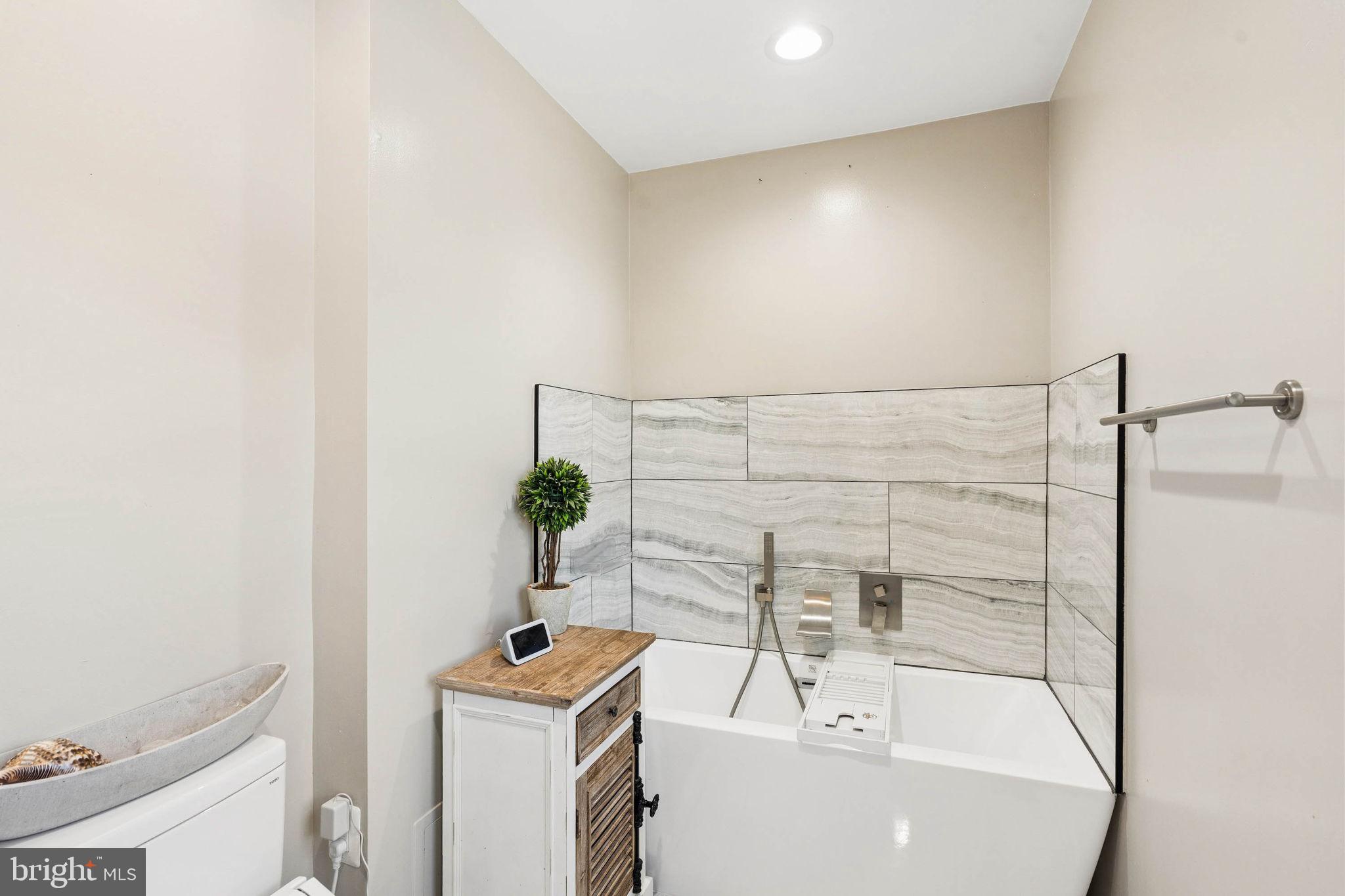 BALLENGER CREEK MEADOWS - Residential
