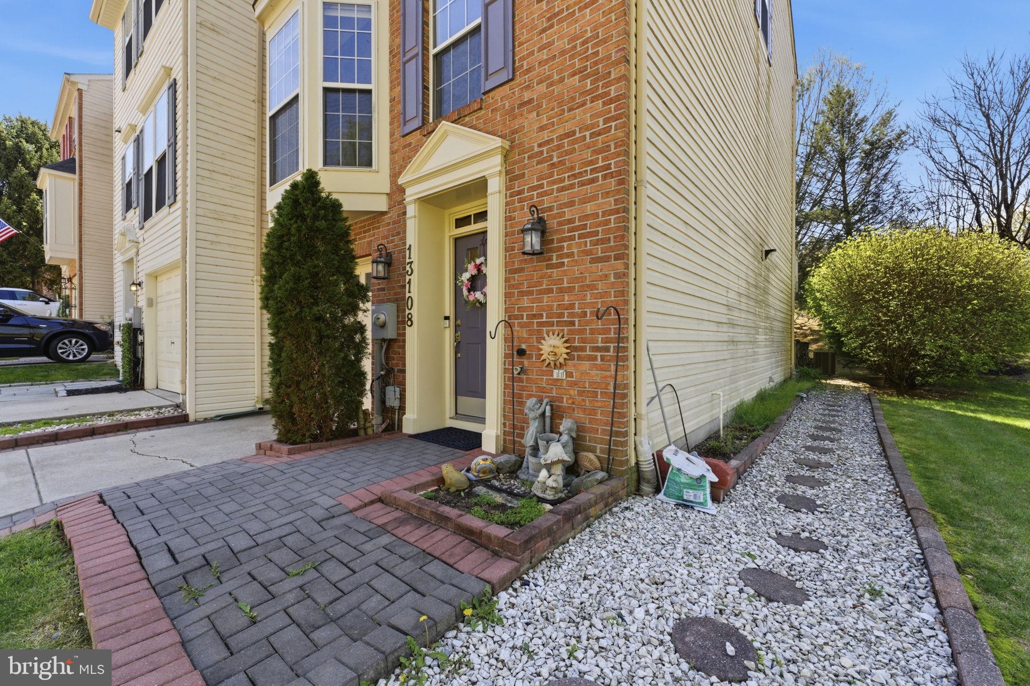 CLOVERLEAF CENTER - Residential
