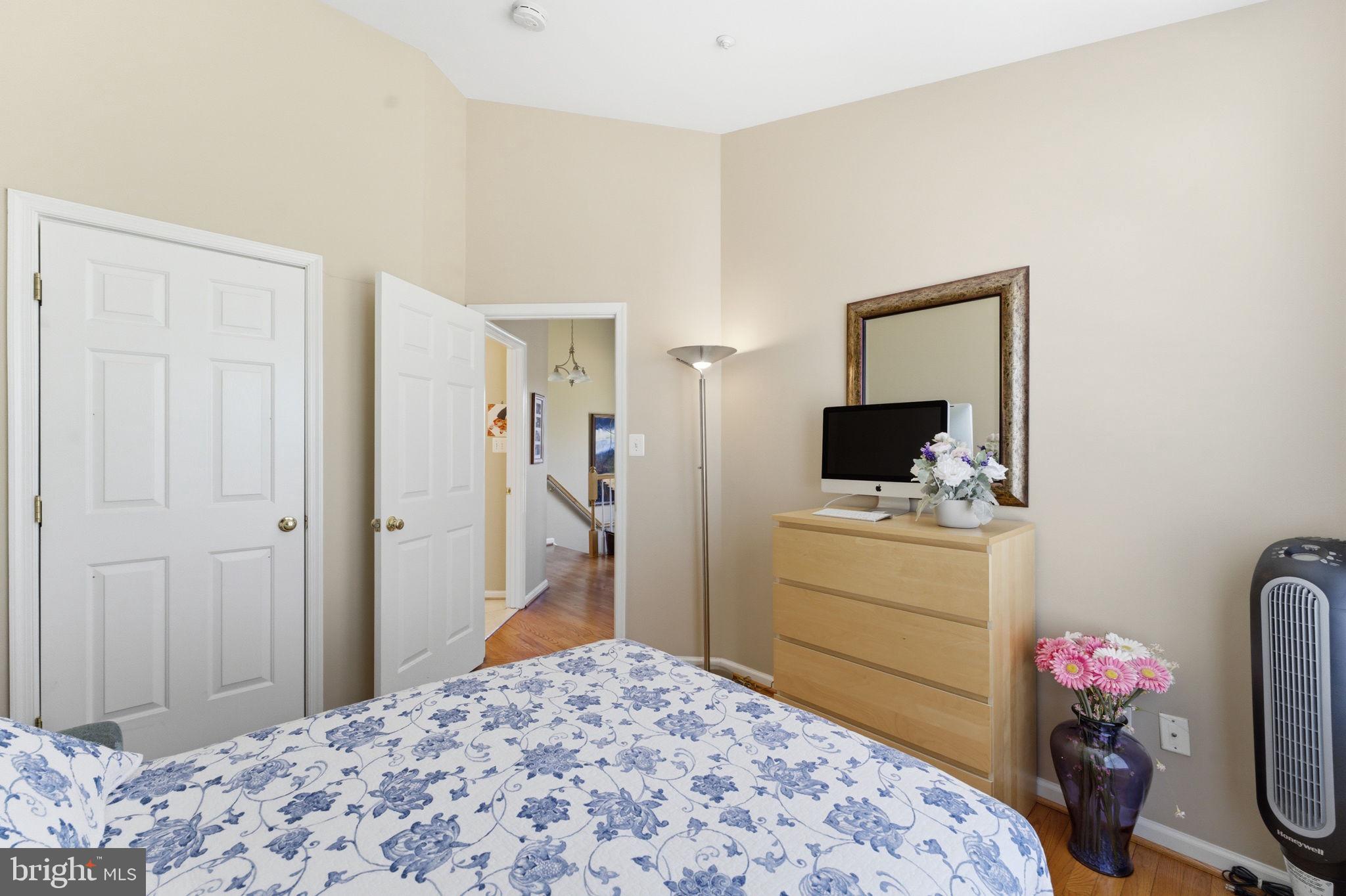 CLOVERLEAF CENTER - Residential