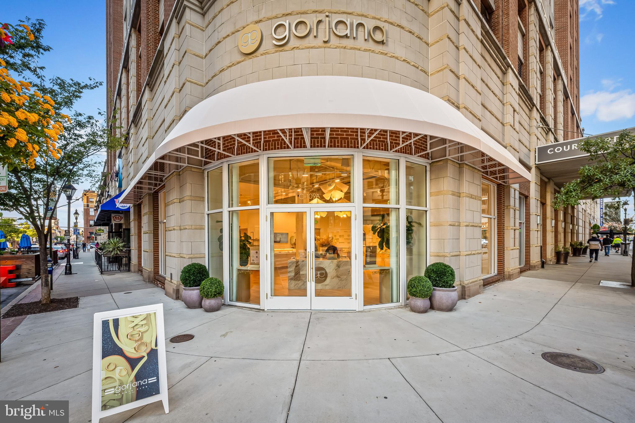 HARBOR EAST - Residential