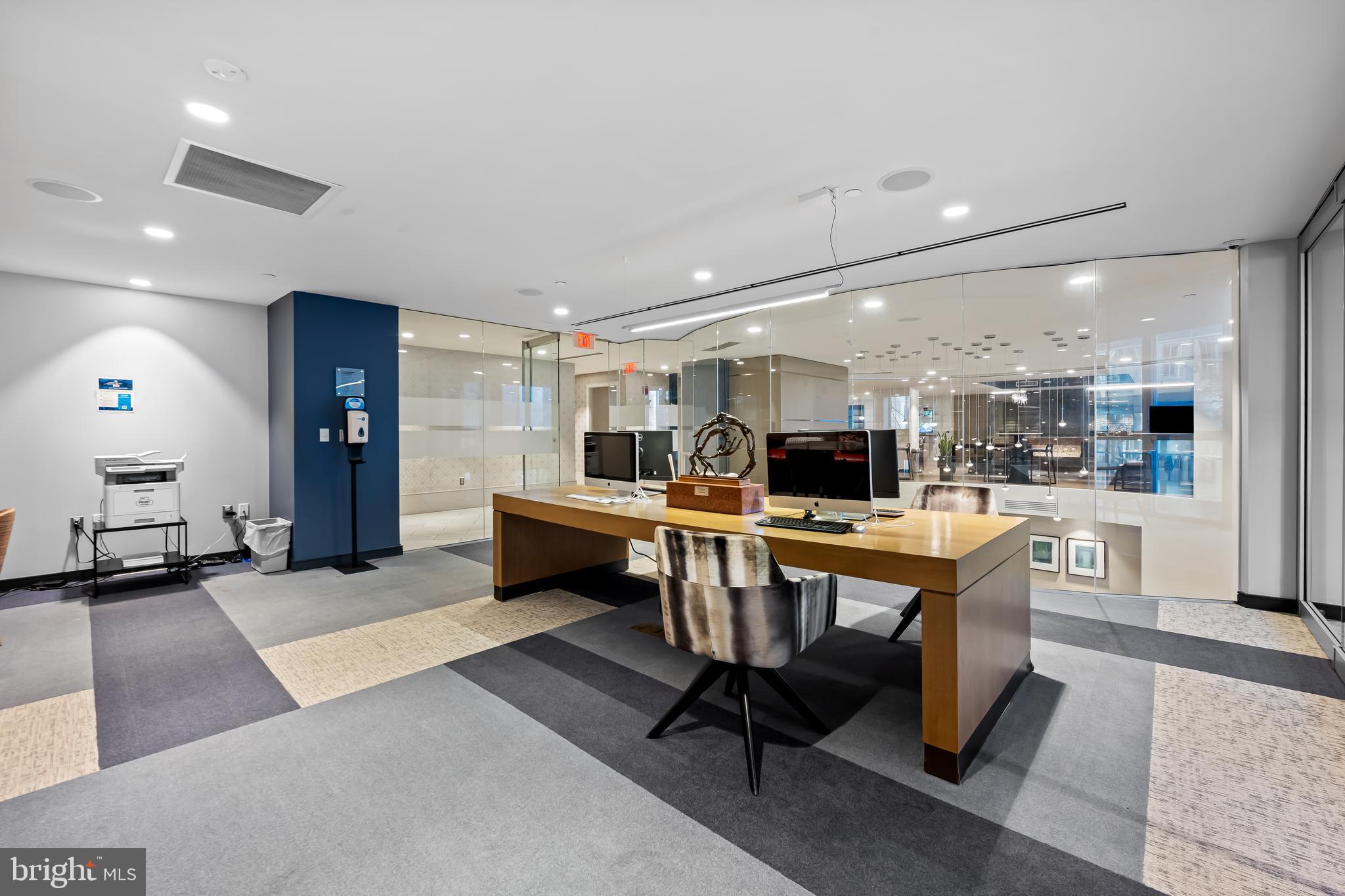 HARBOR EAST - Residential