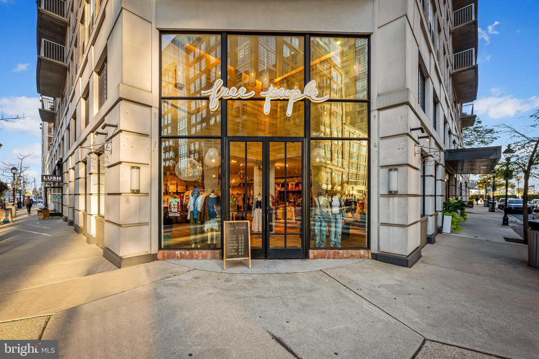 HARBOR EAST - Residential