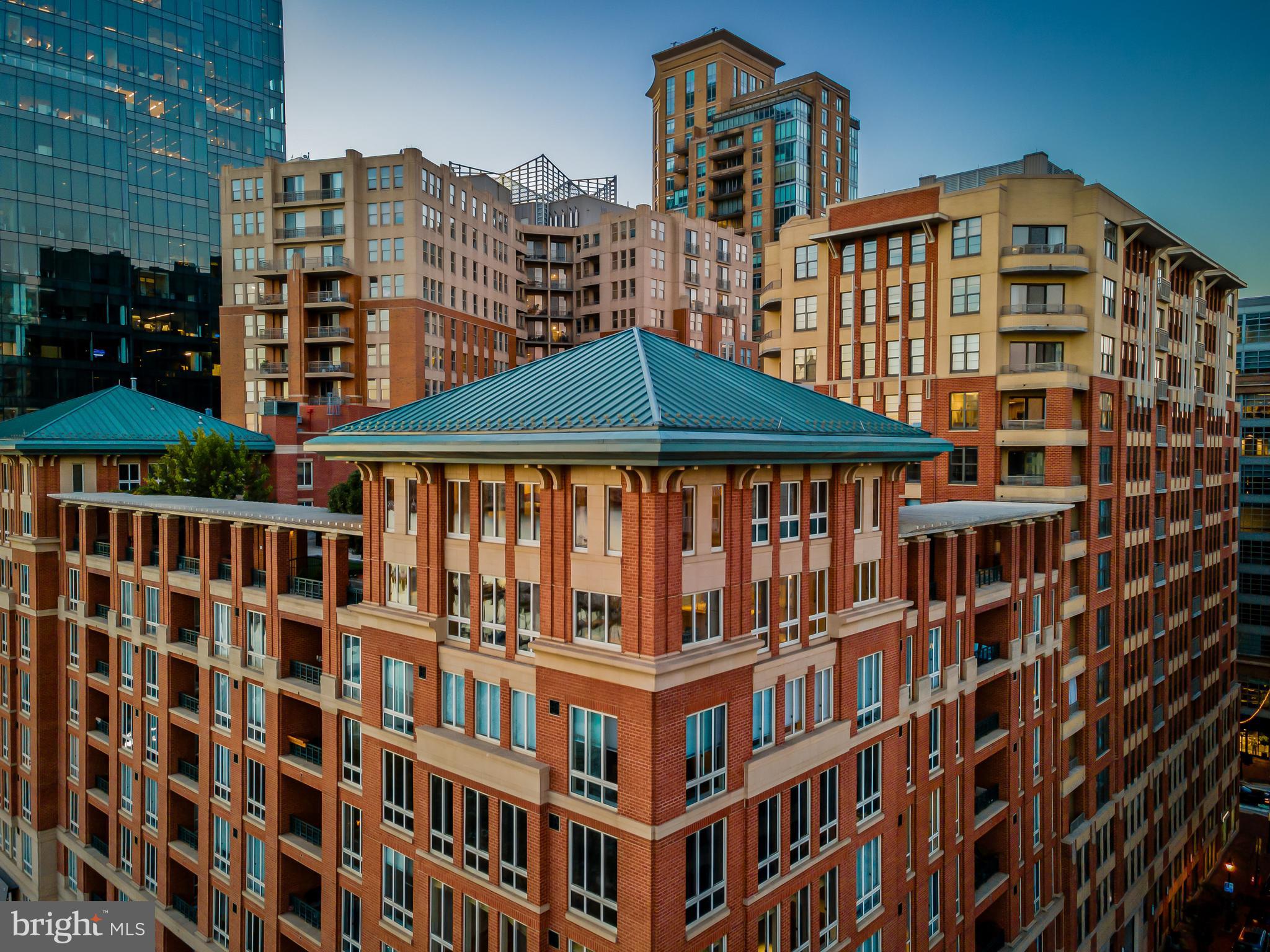 HARBOR EAST - Residential