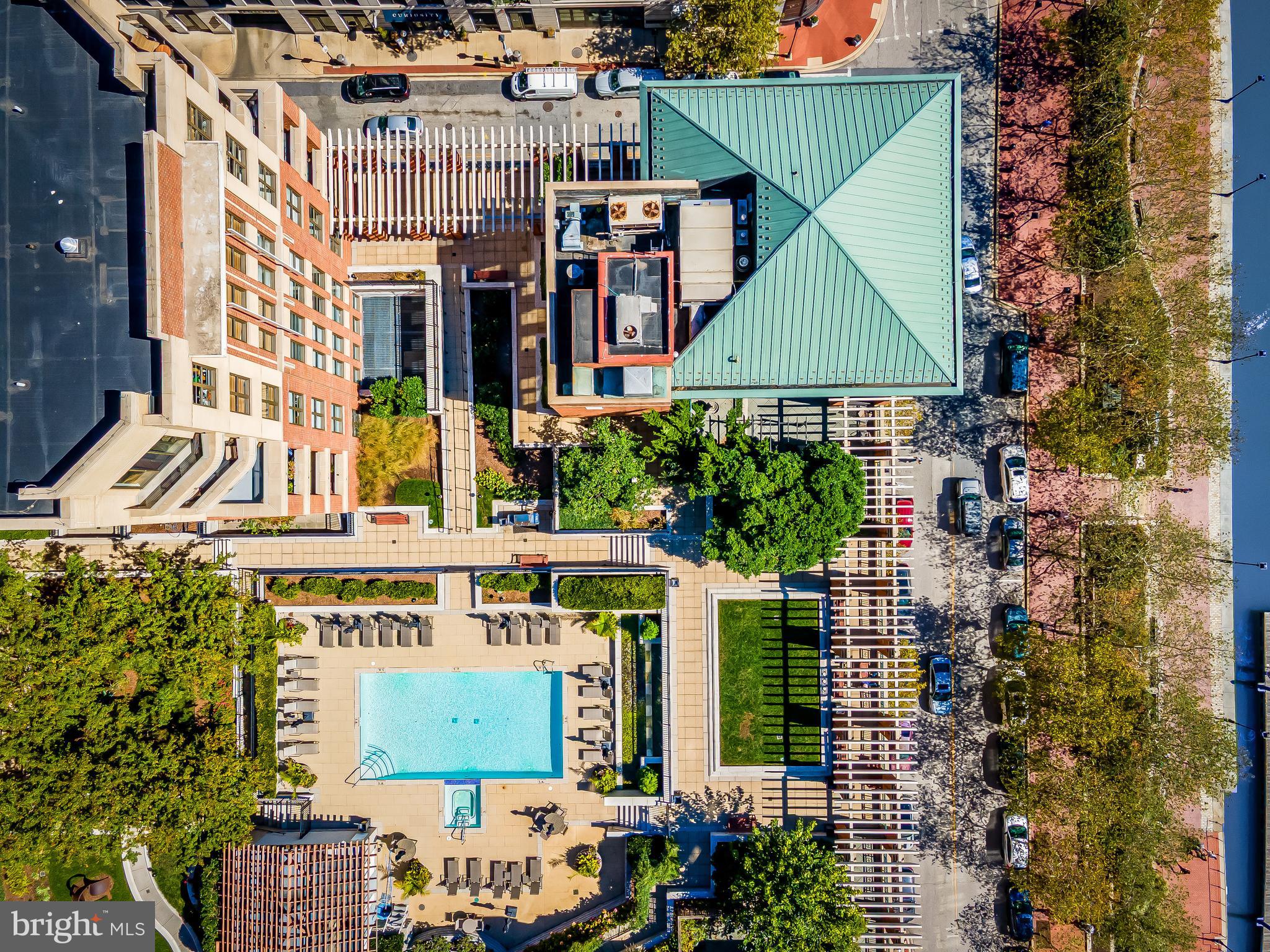 HARBOR EAST - Residential
