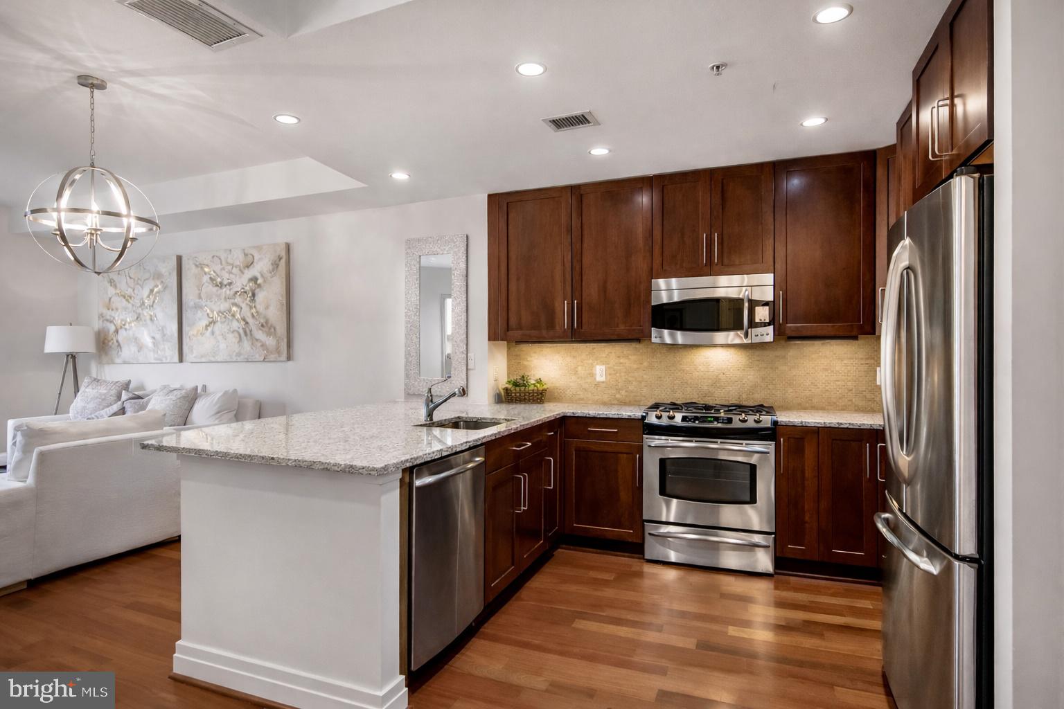 ONE PARK CREST CONDOMINIUM - Residential