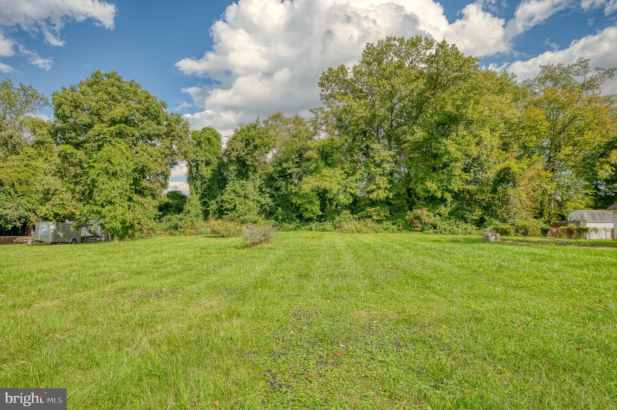 OAKLYN MANOR - Land