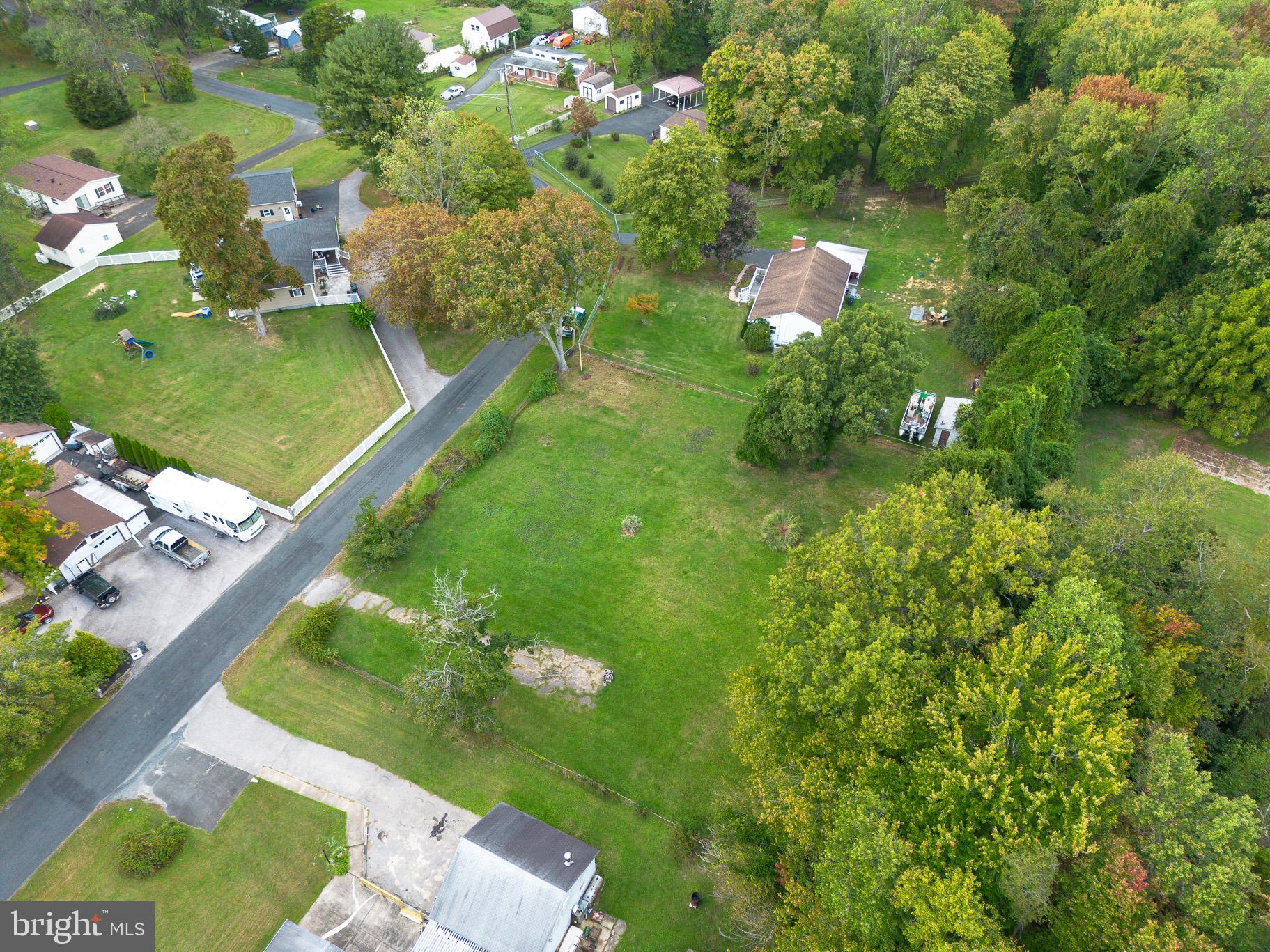 OAKLYN MANOR - Land