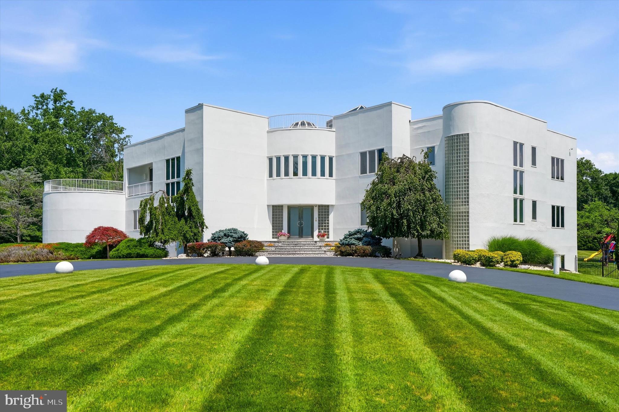 COUNTRY CLUB ESTS - Residential