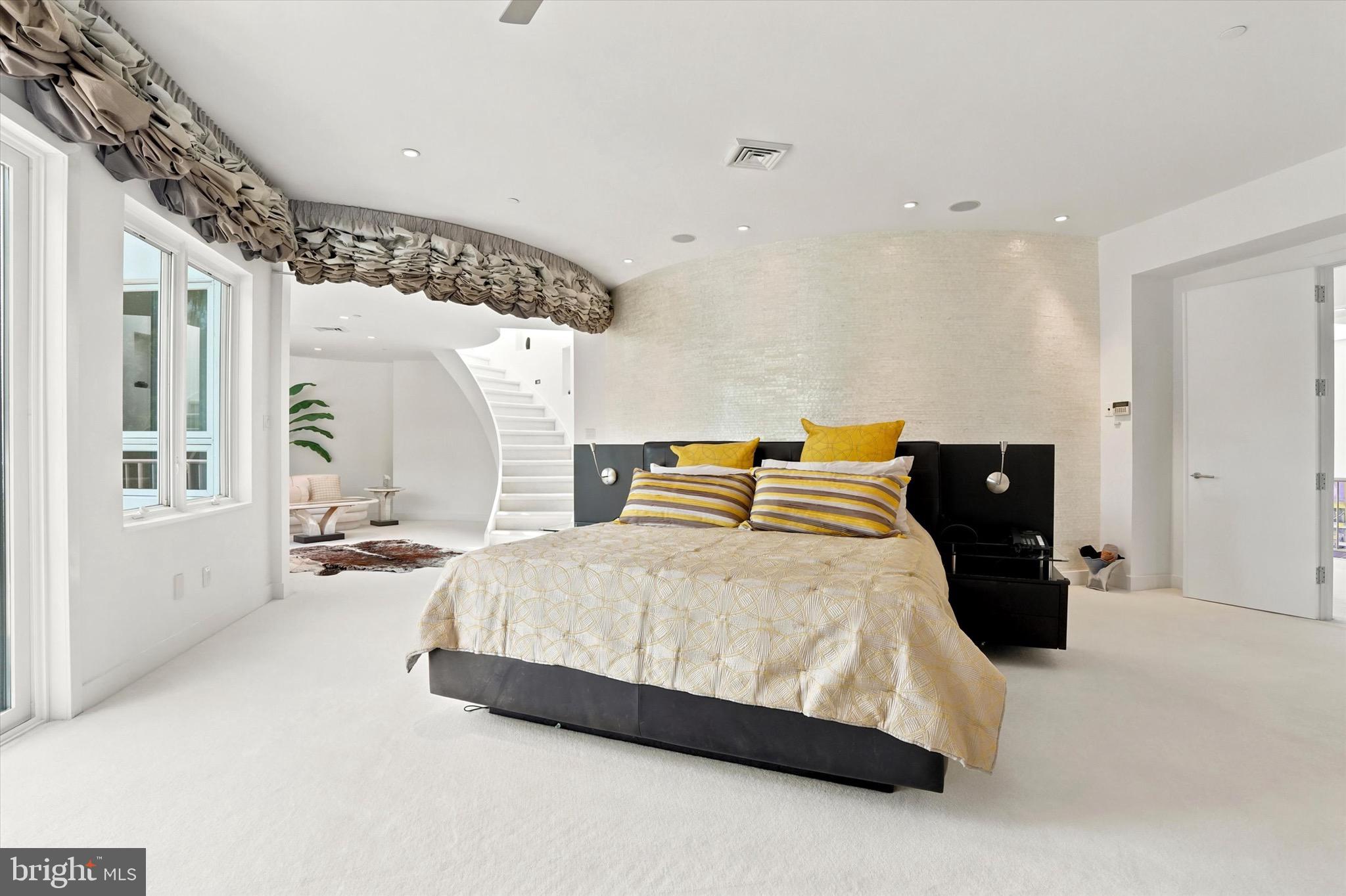 COUNTRY CLUB ESTS - Residential