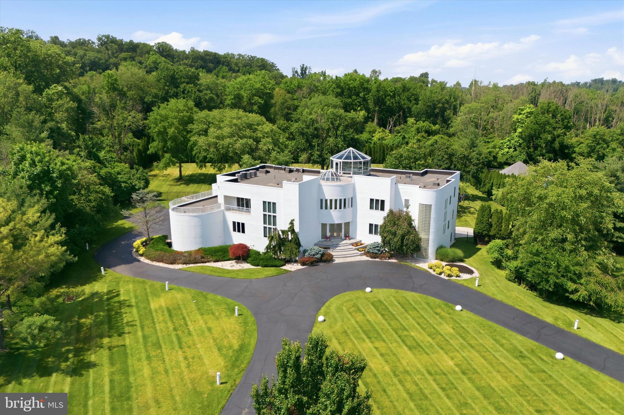 COUNTRY CLUB ESTS - Residential