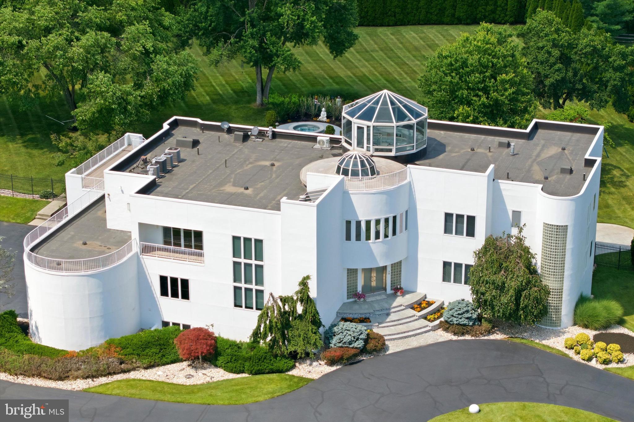 COUNTRY CLUB ESTS - Residential