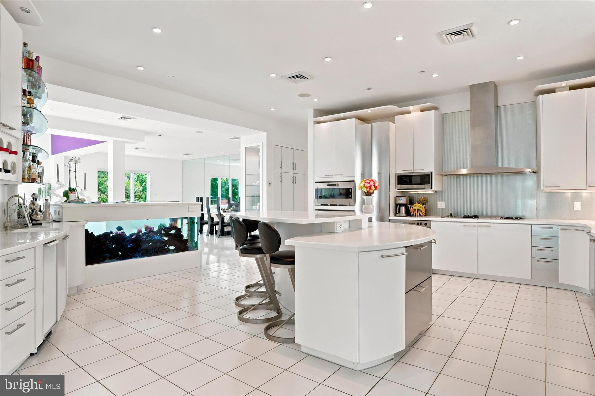 COUNTRY CLUB ESTS - Residential