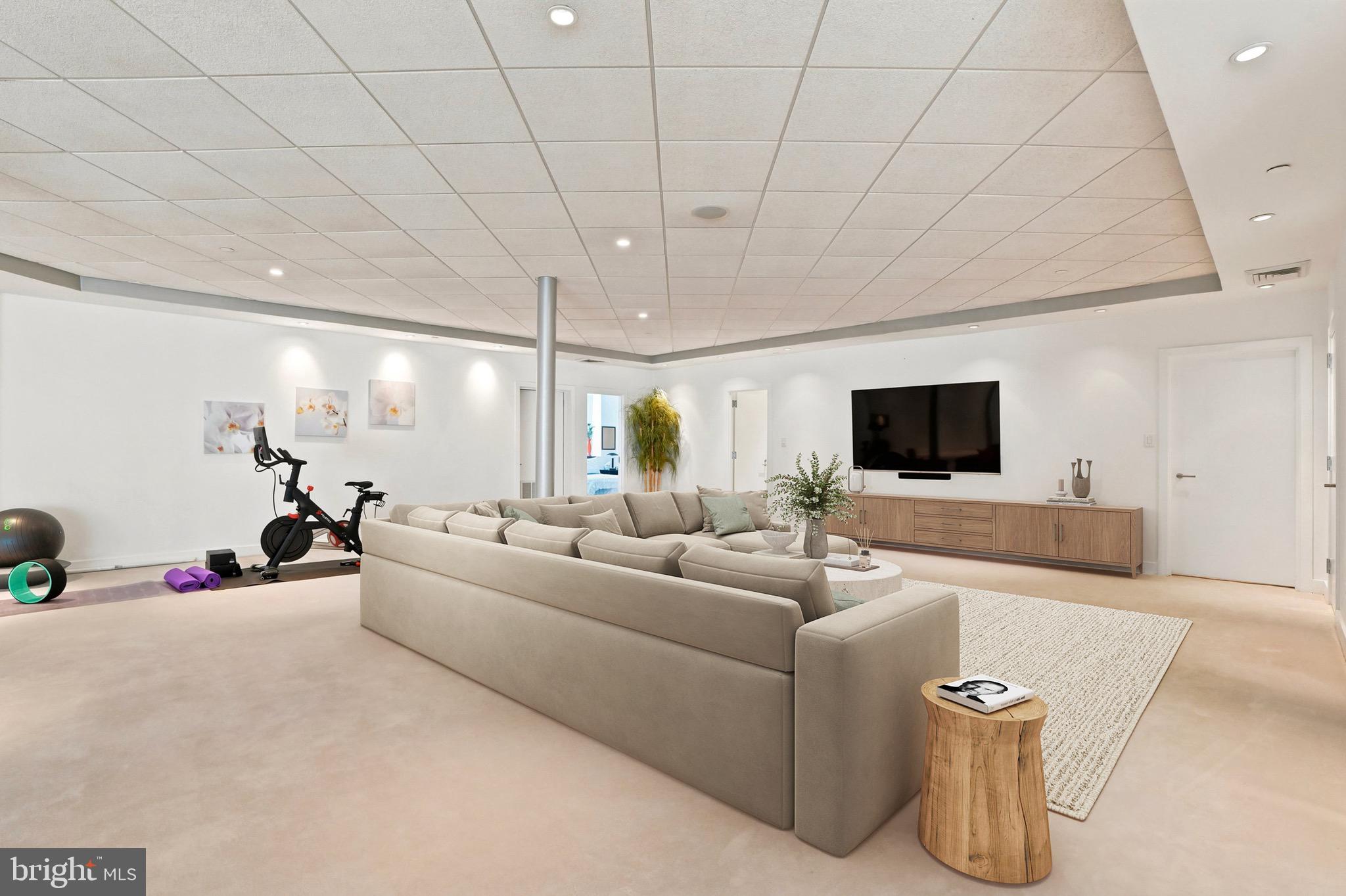 COUNTRY CLUB ESTS - Residential