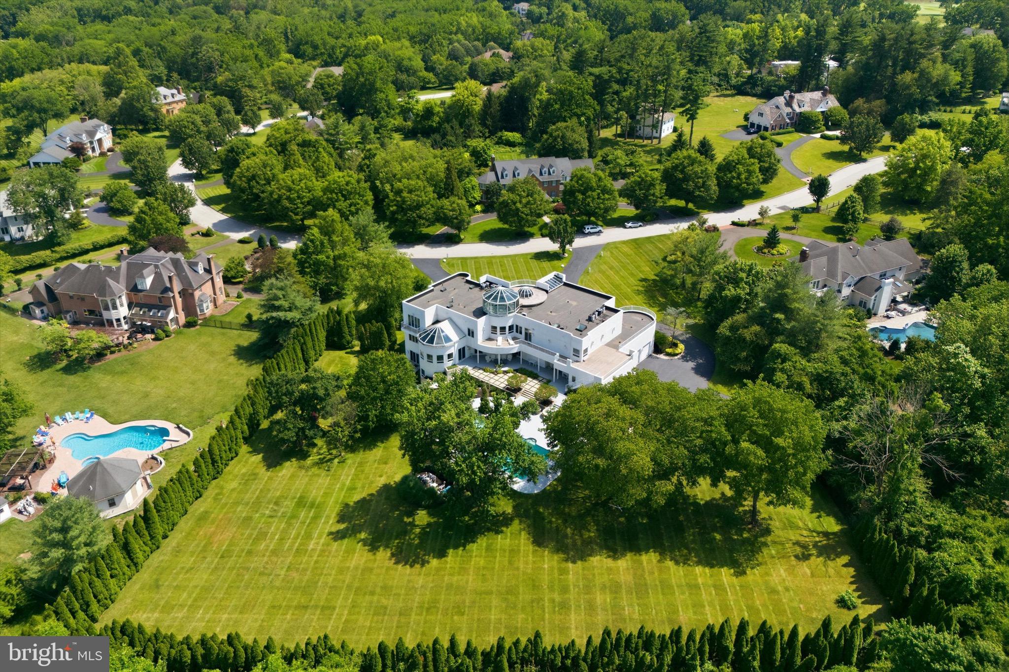 COUNTRY CLUB ESTS - Residential