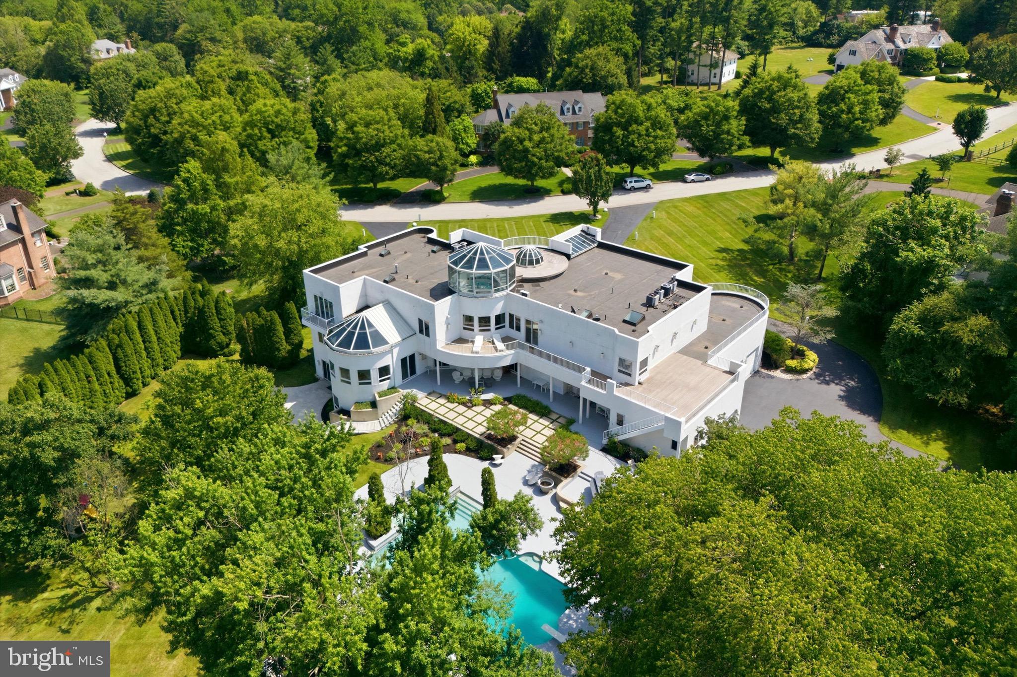 COUNTRY CLUB ESTS - Residential