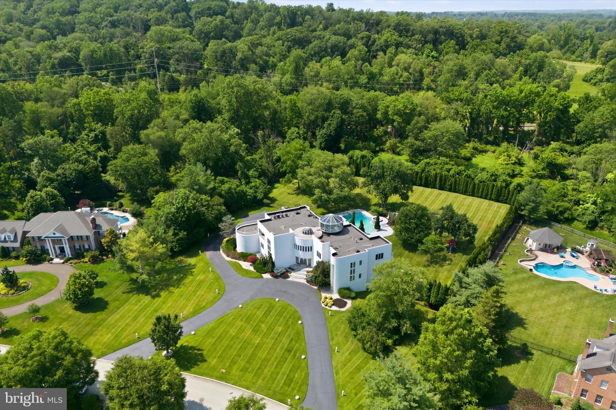 COUNTRY CLUB ESTS - Residential
