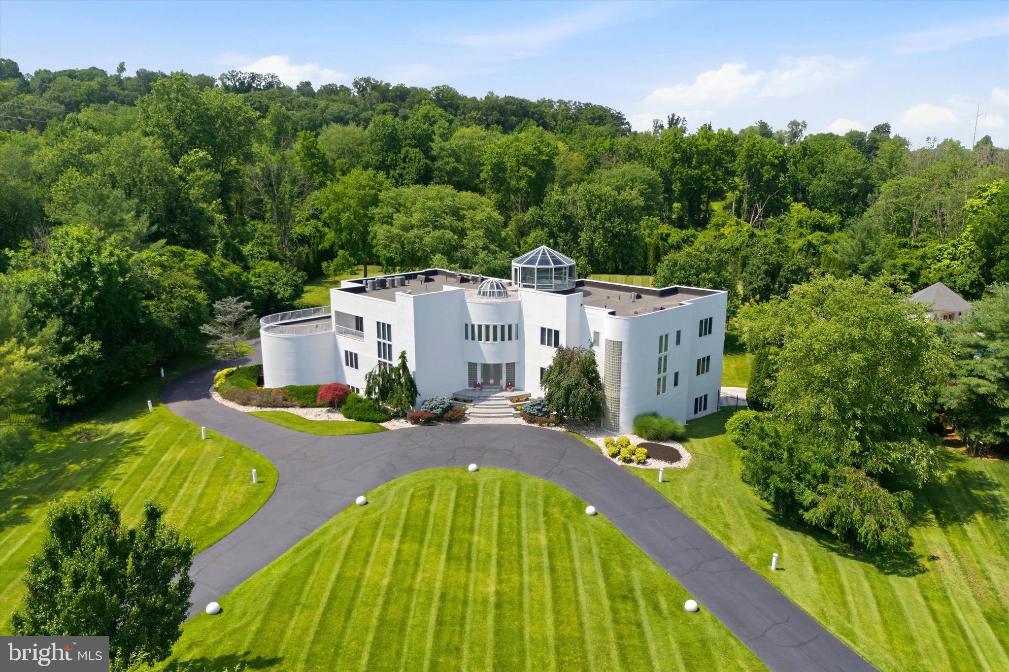 COUNTRY CLUB ESTS - Residential