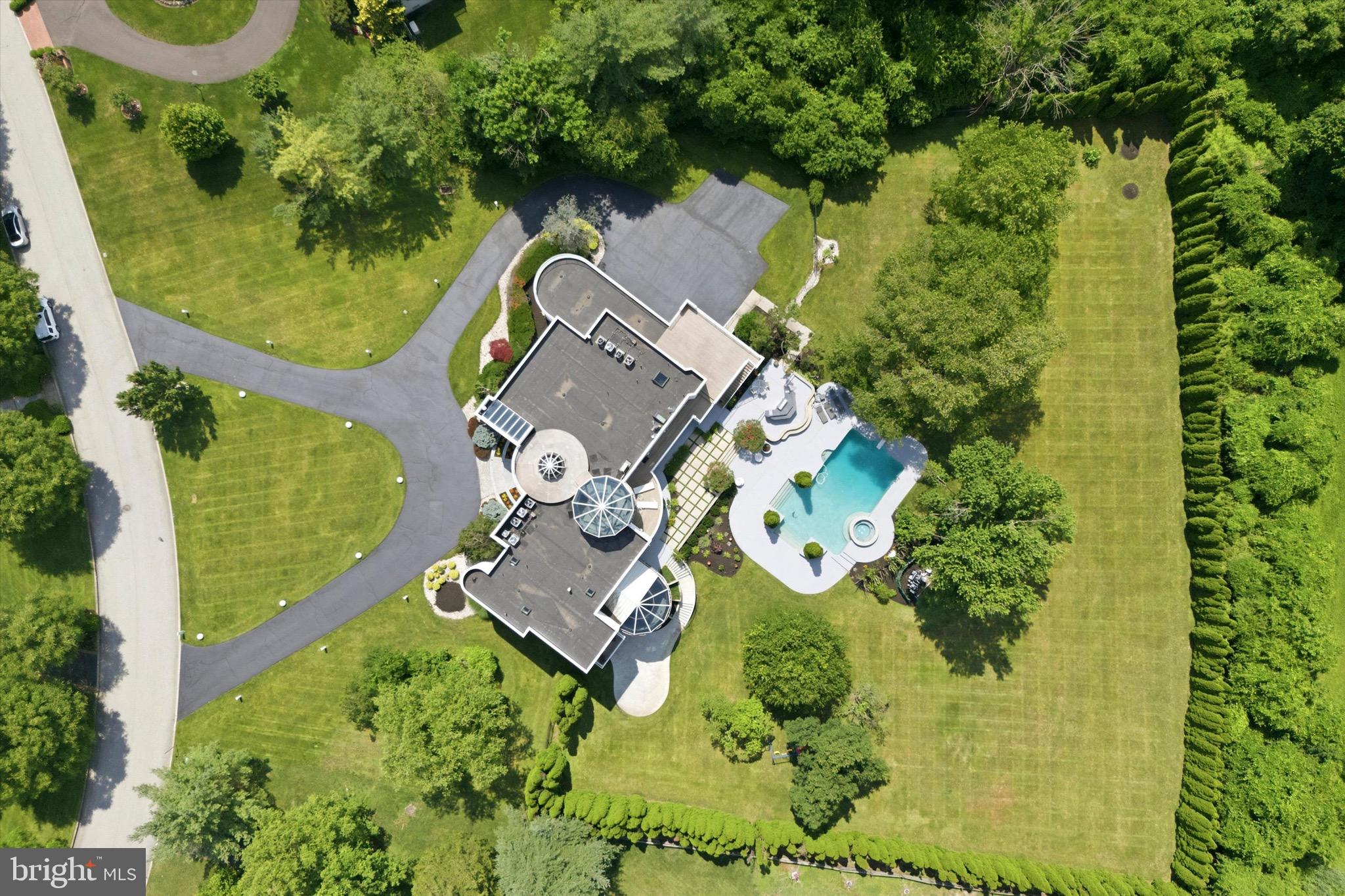 COUNTRY CLUB ESTS - Residential
