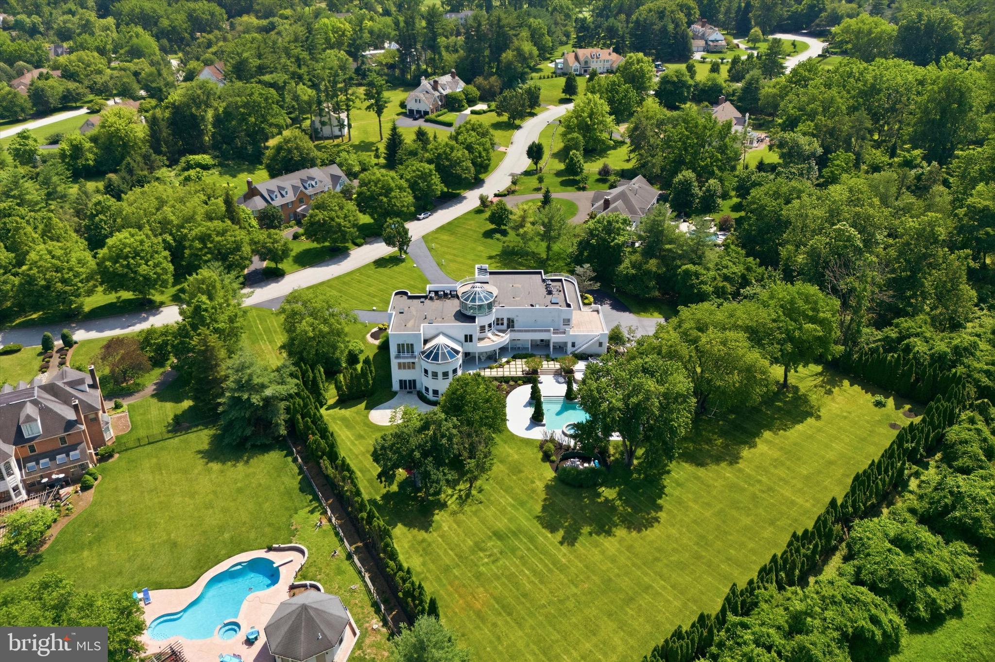 COUNTRY CLUB ESTS - Residential