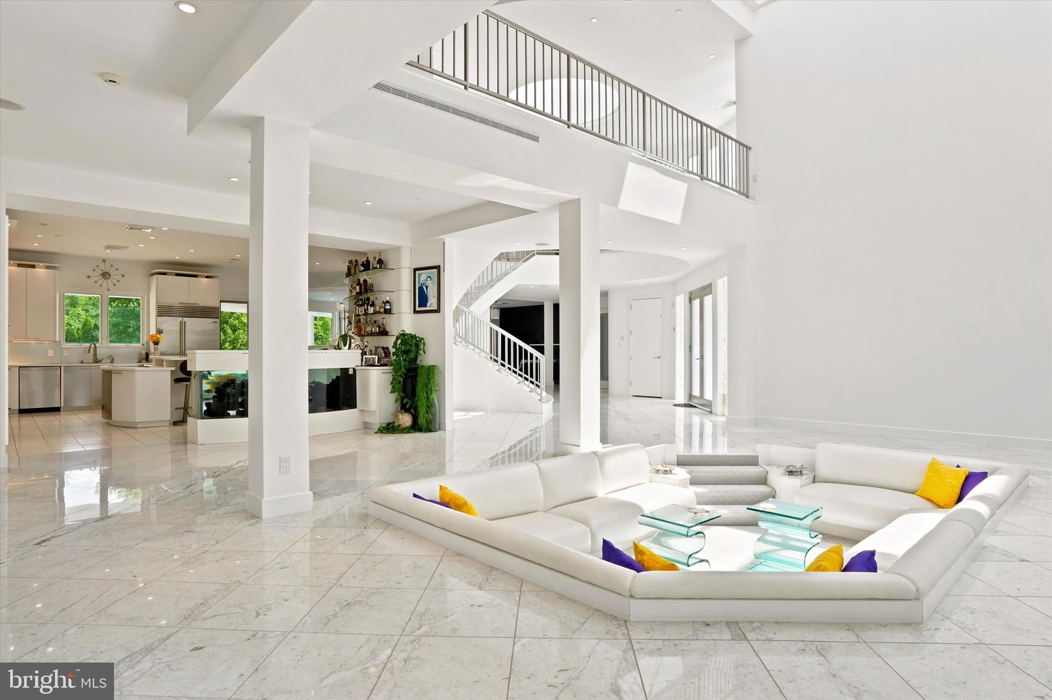 COUNTRY CLUB ESTS - Residential