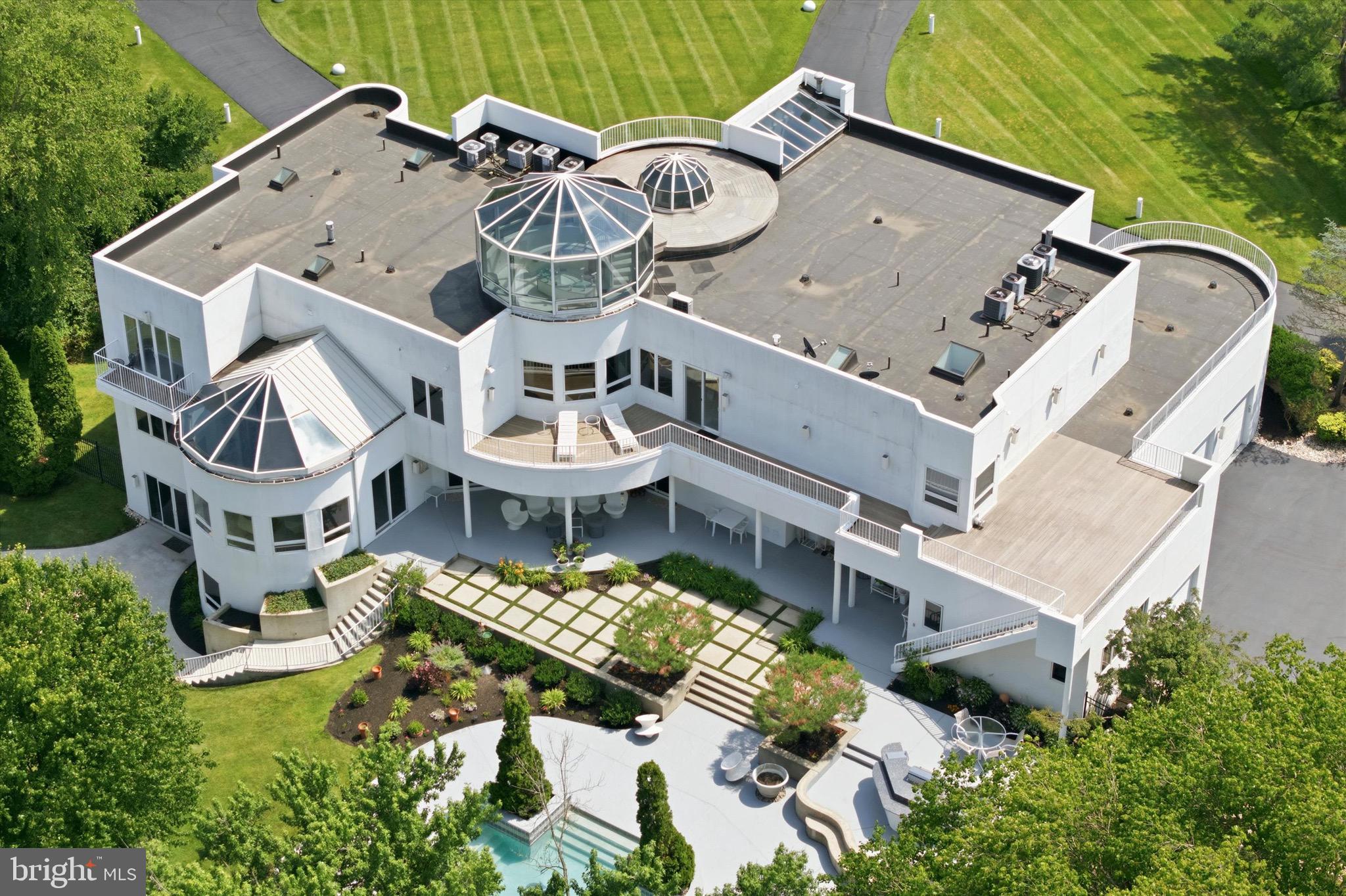 COUNTRY CLUB ESTS - Residential