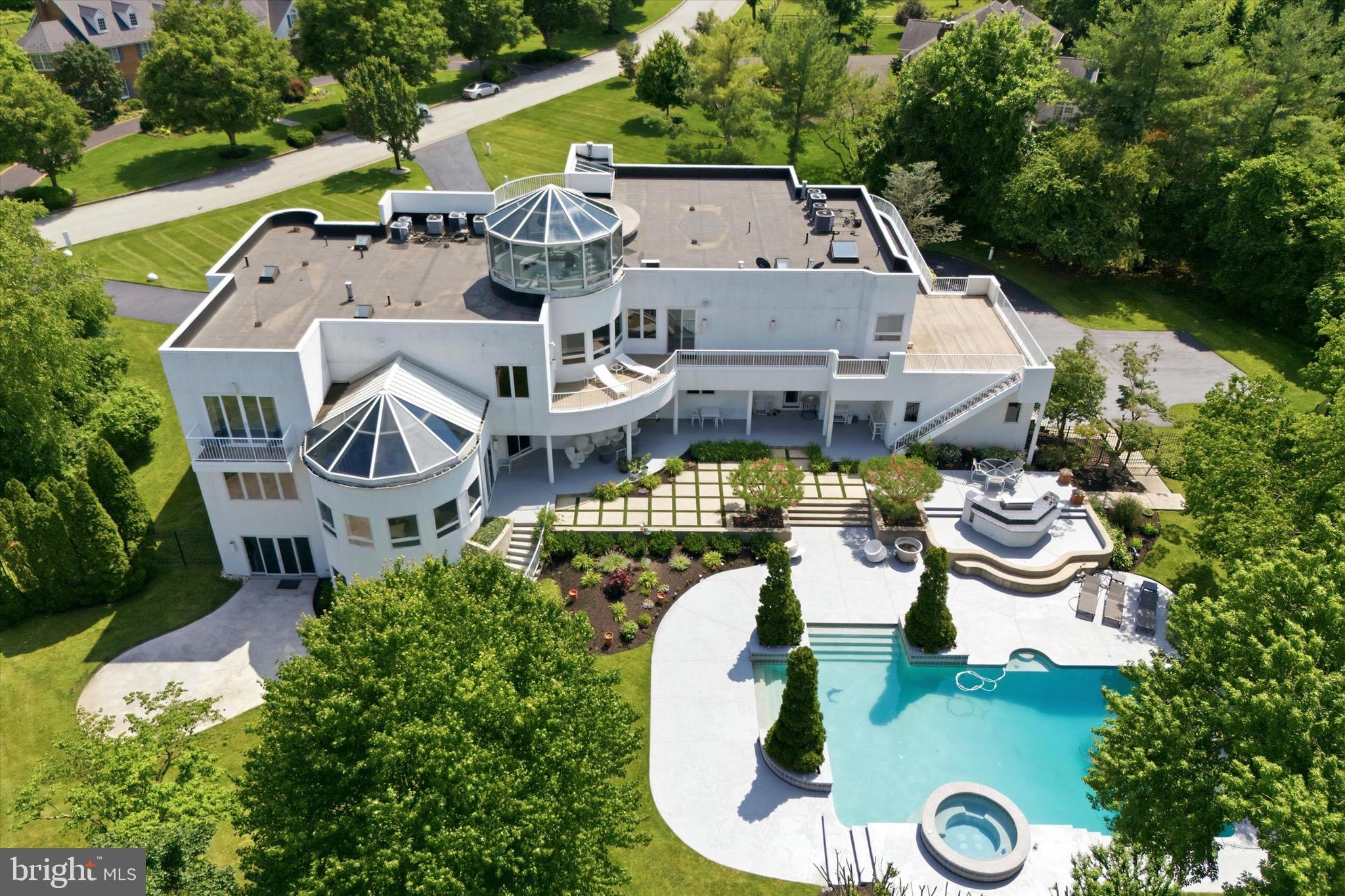 COUNTRY CLUB ESTS - Residential