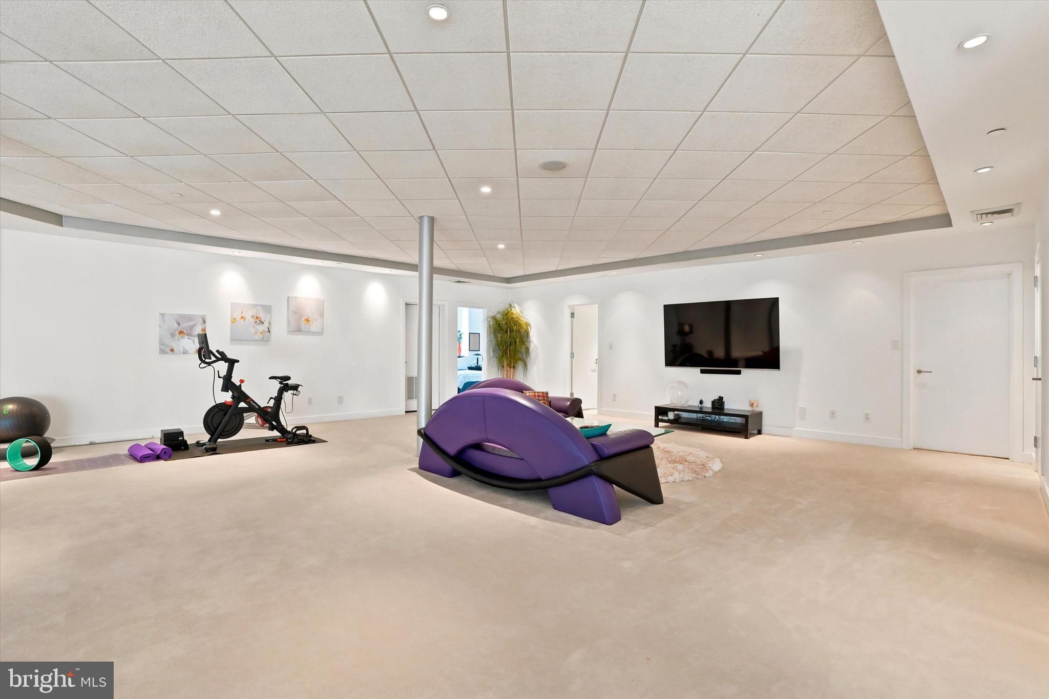 COUNTRY CLUB ESTS - Residential