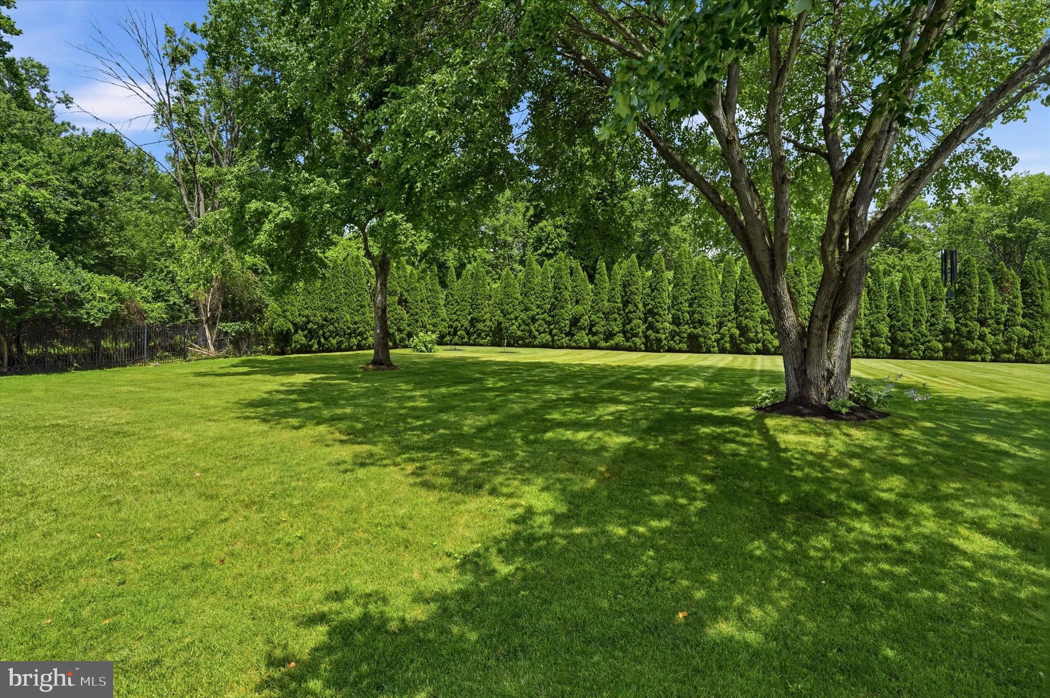 COUNTRY CLUB ESTS - Residential
