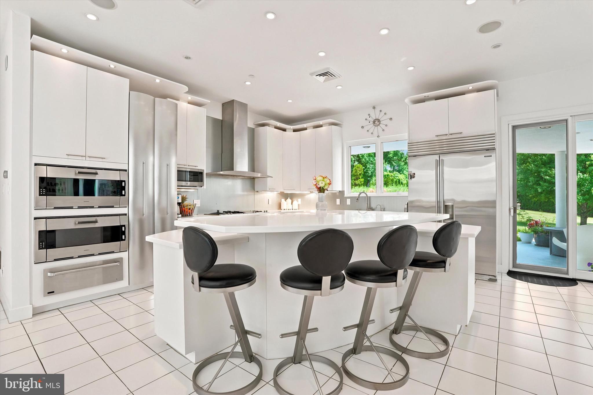 COUNTRY CLUB ESTS - Residential