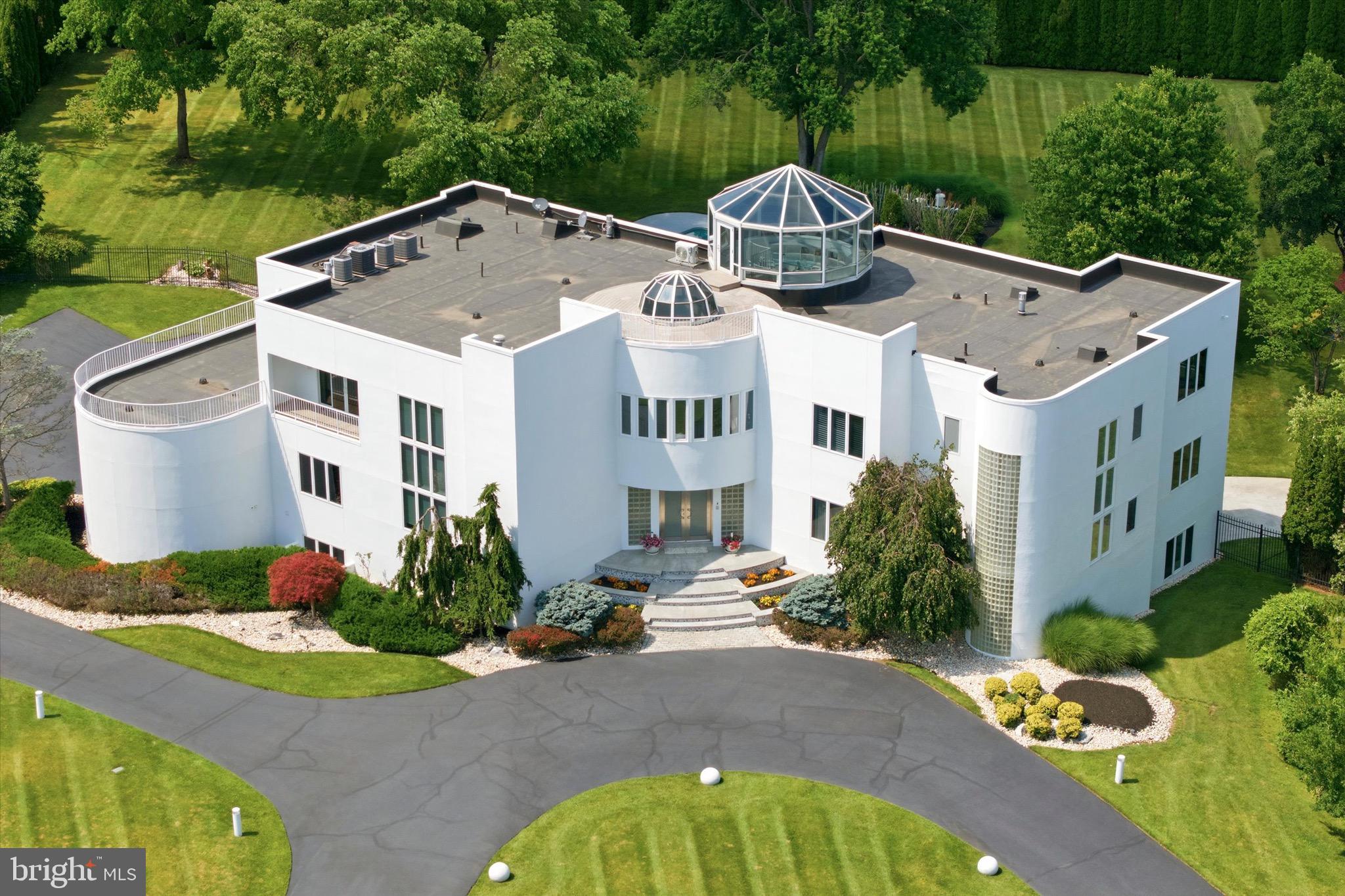 COUNTRY CLUB ESTS - Residential