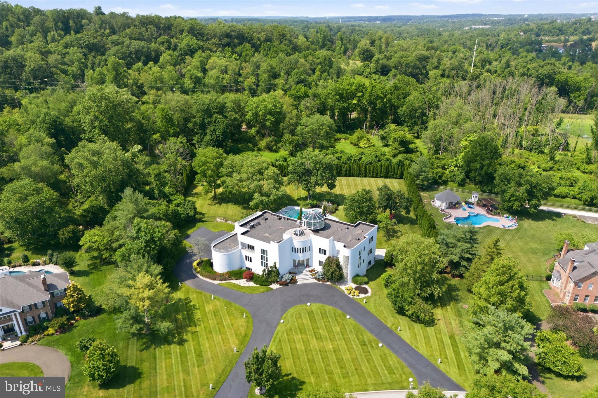 COUNTRY CLUB ESTS - Residential