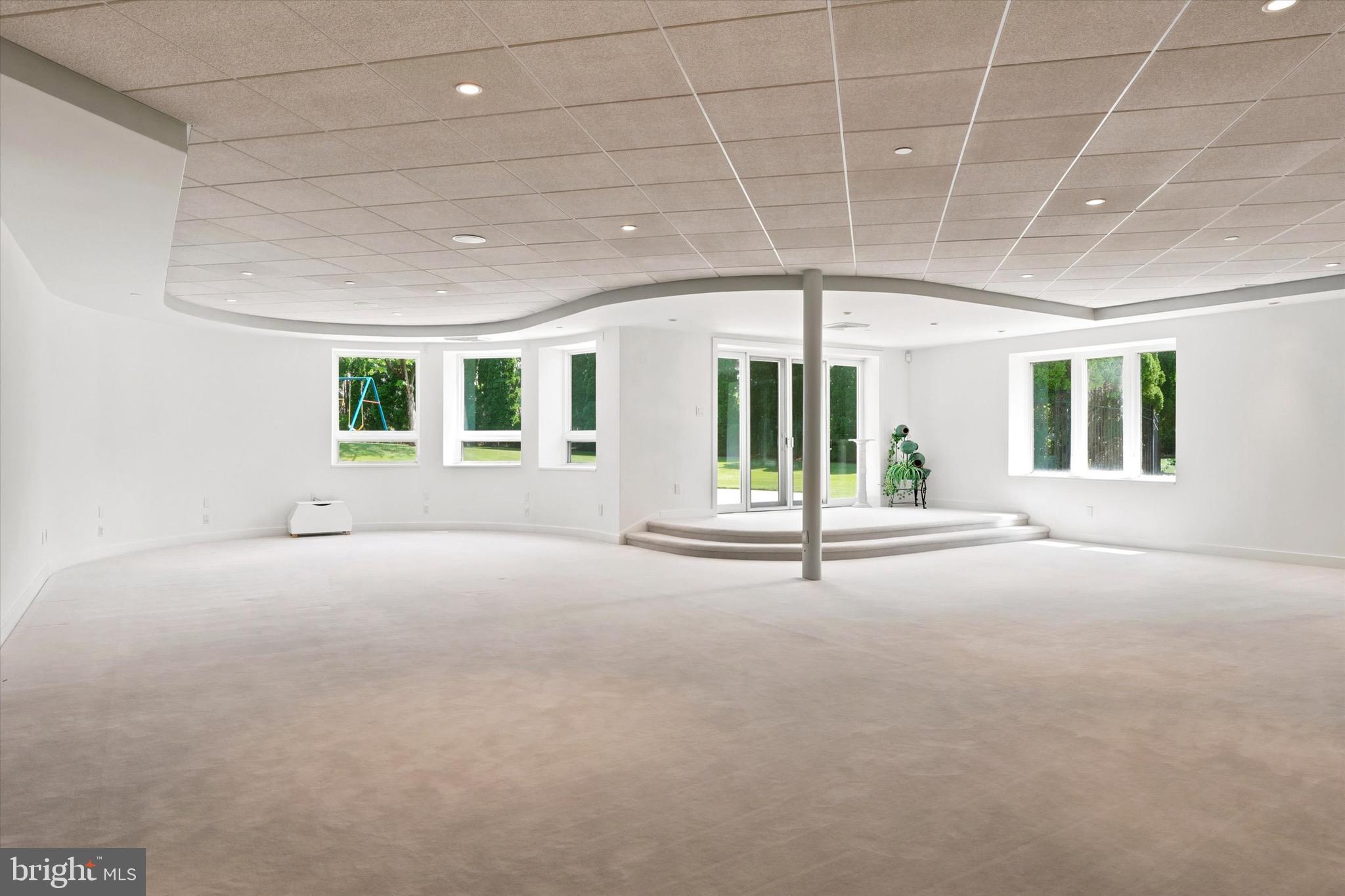 COUNTRY CLUB ESTS - Residential