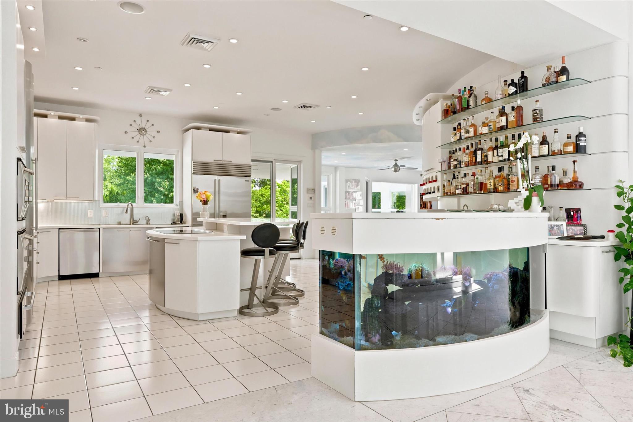 COUNTRY CLUB ESTS - Residential