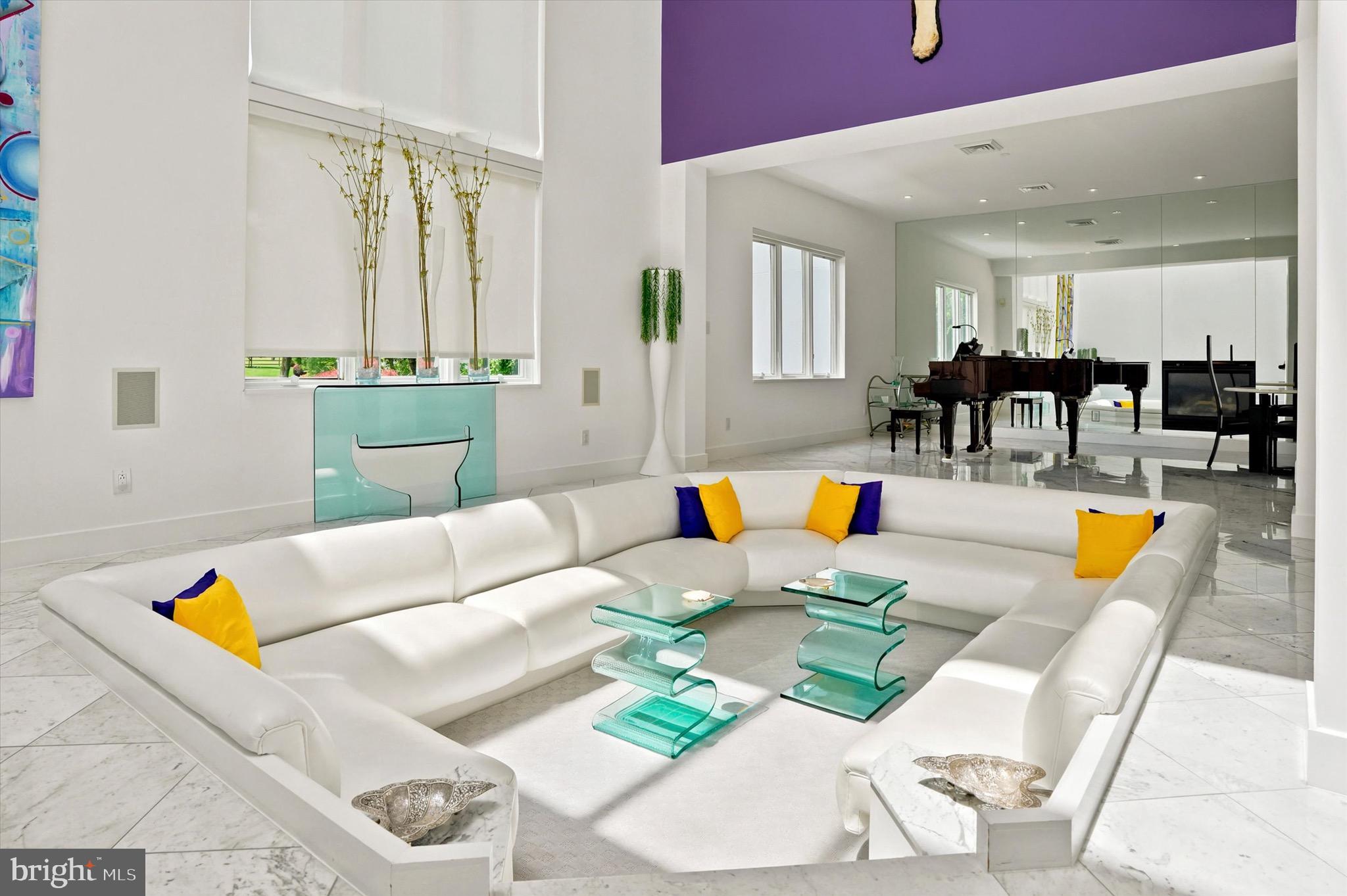 COUNTRY CLUB ESTS - Residential