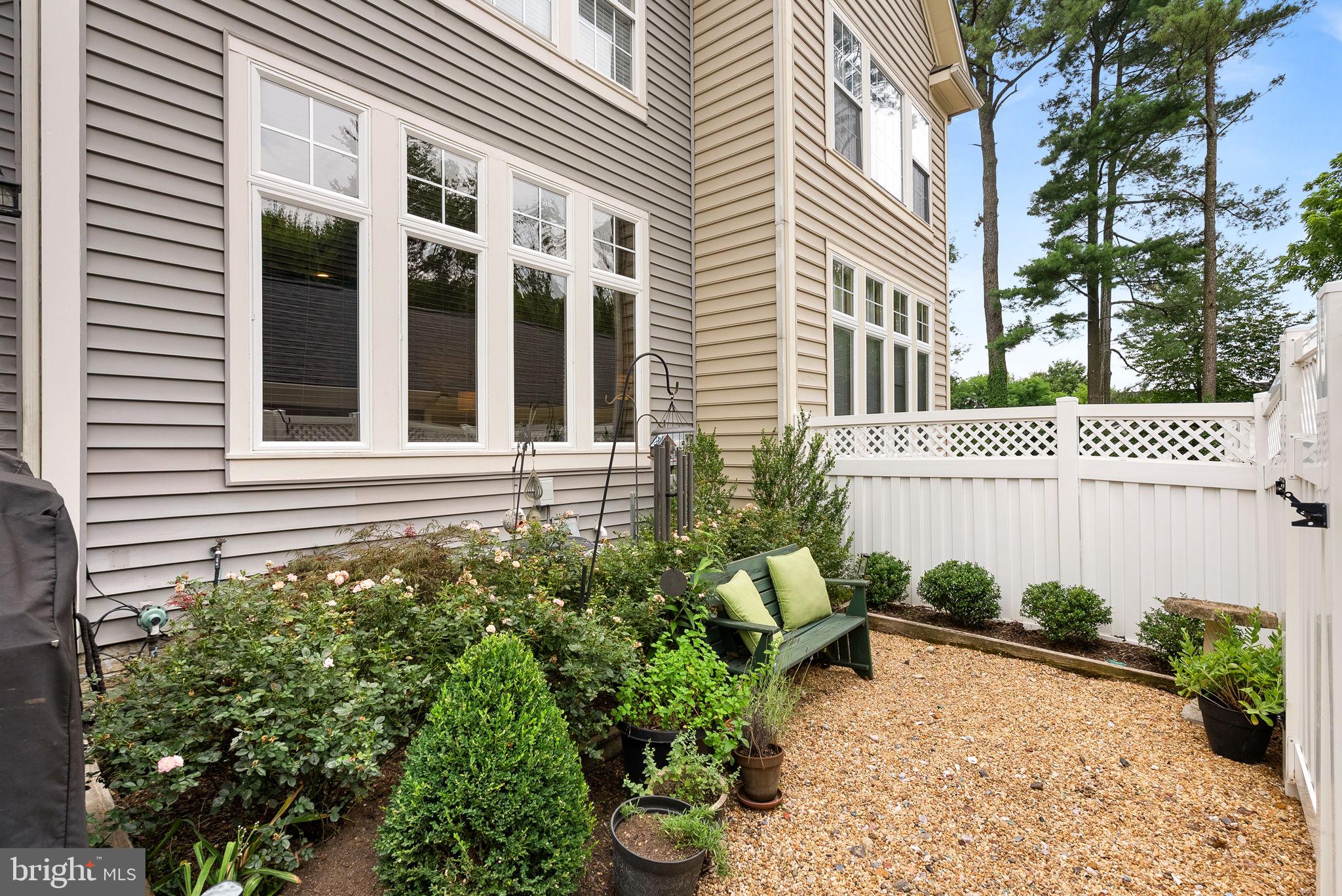 CORTLAND SQUARE - Residential