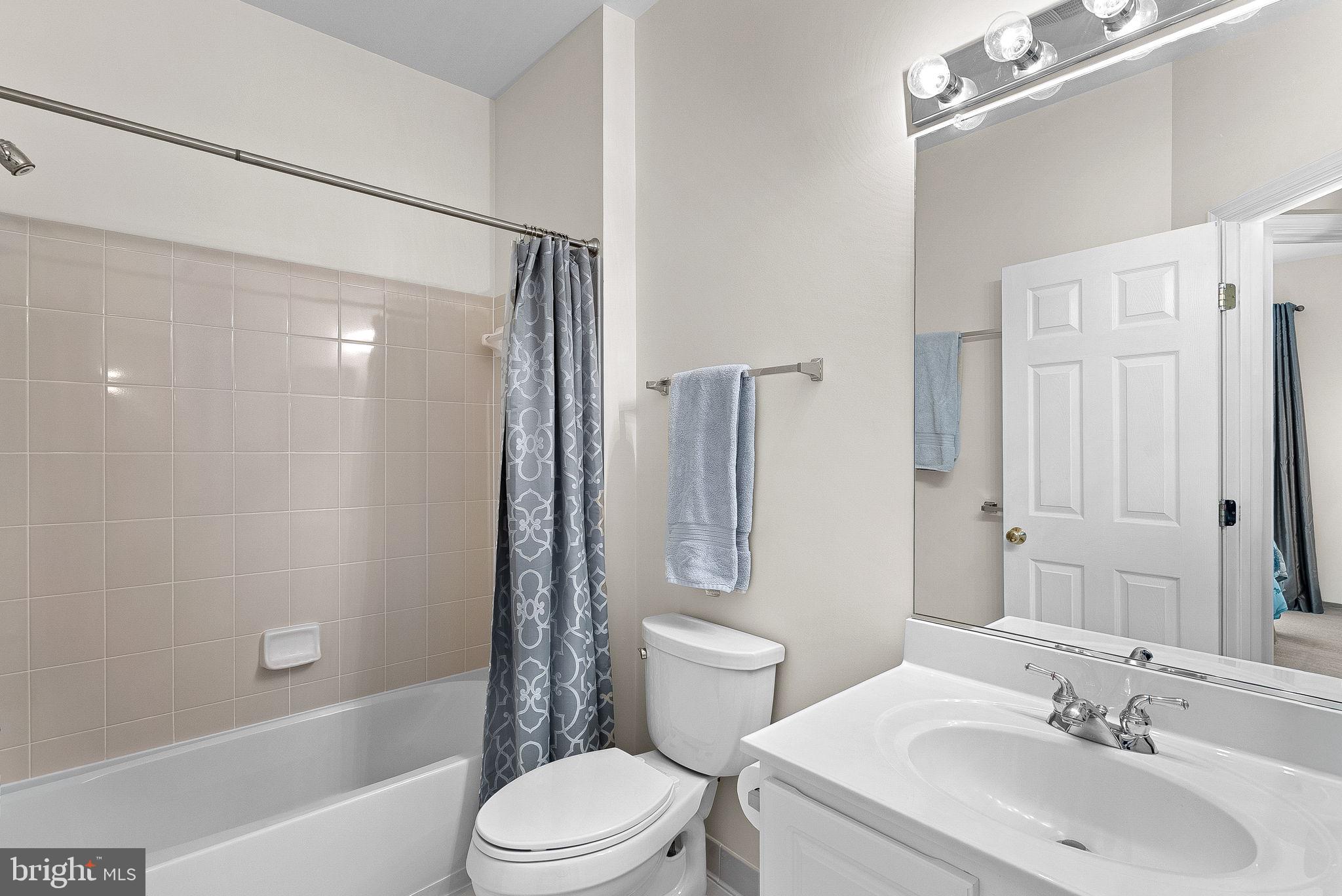 CORTLAND SQUARE - Residential