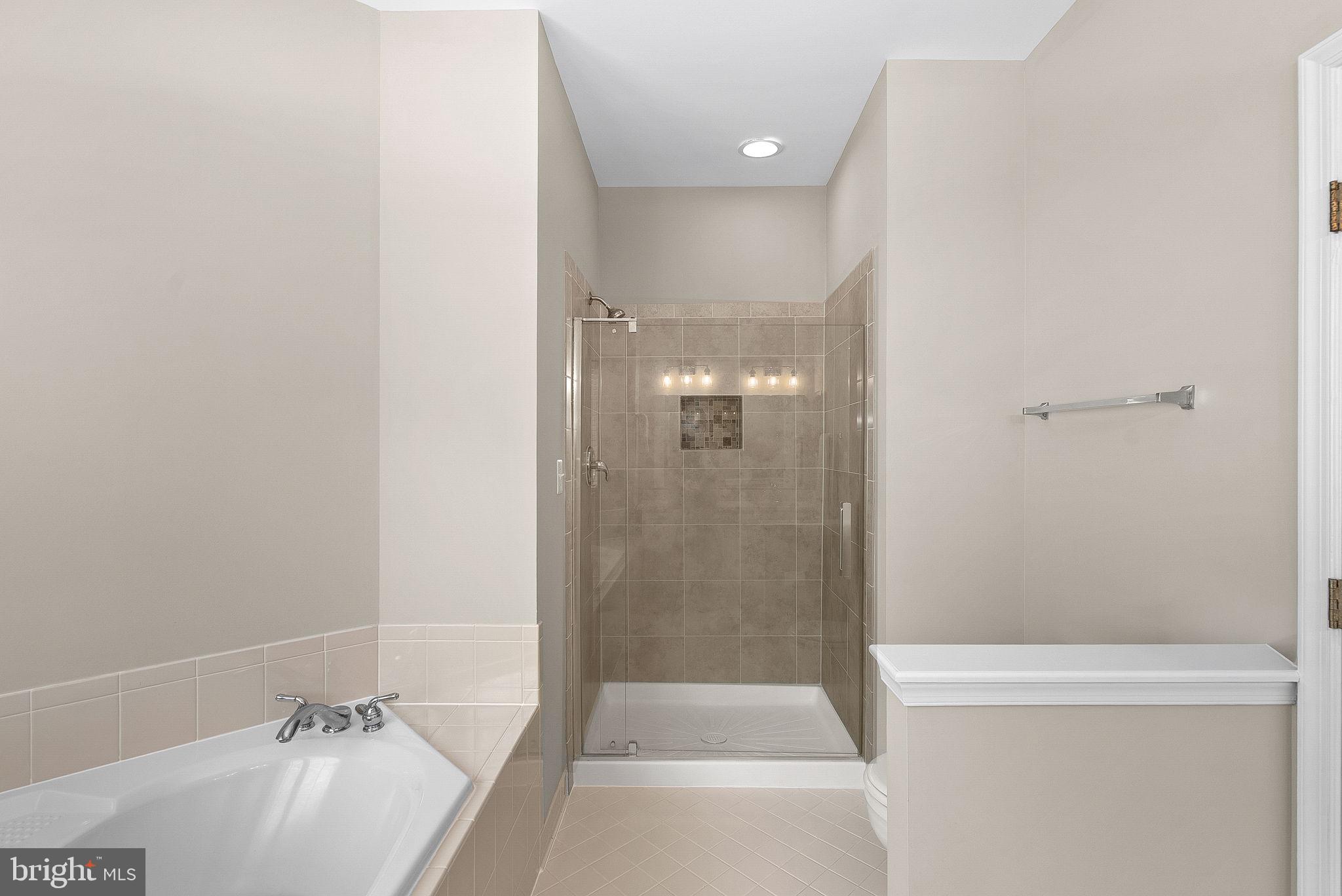CORTLAND SQUARE - Residential