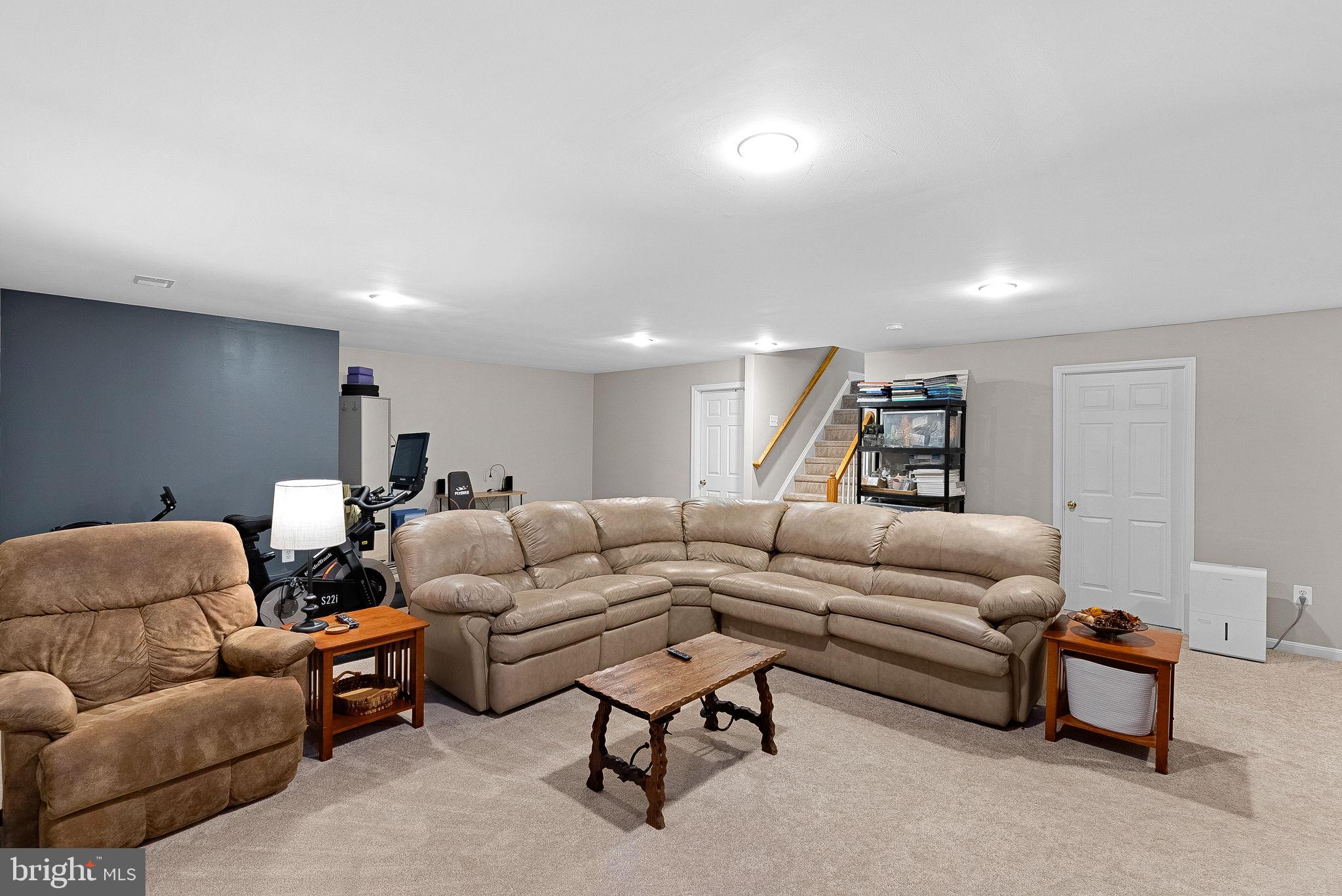 CORTLAND SQUARE - Residential