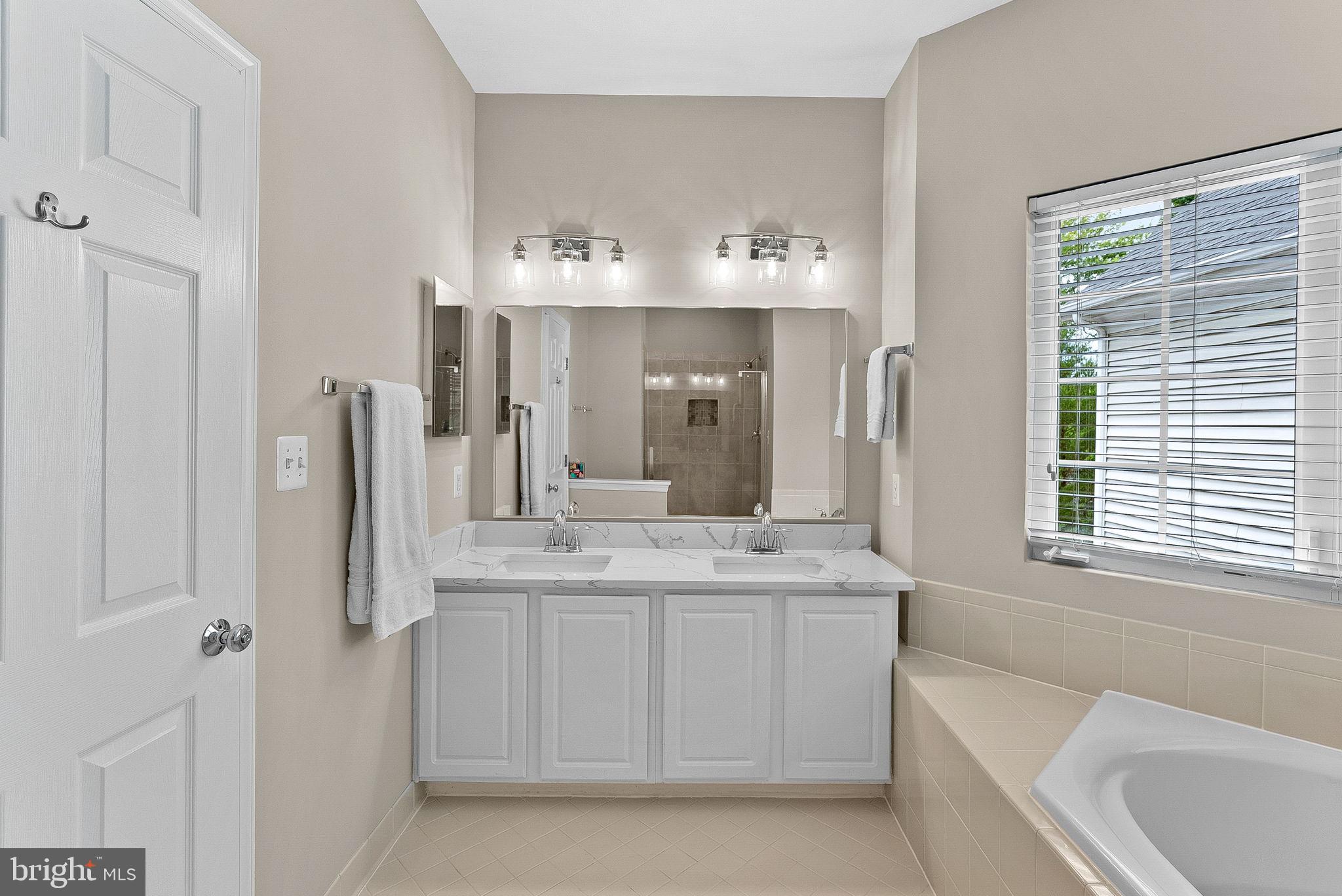 CORTLAND SQUARE - Residential